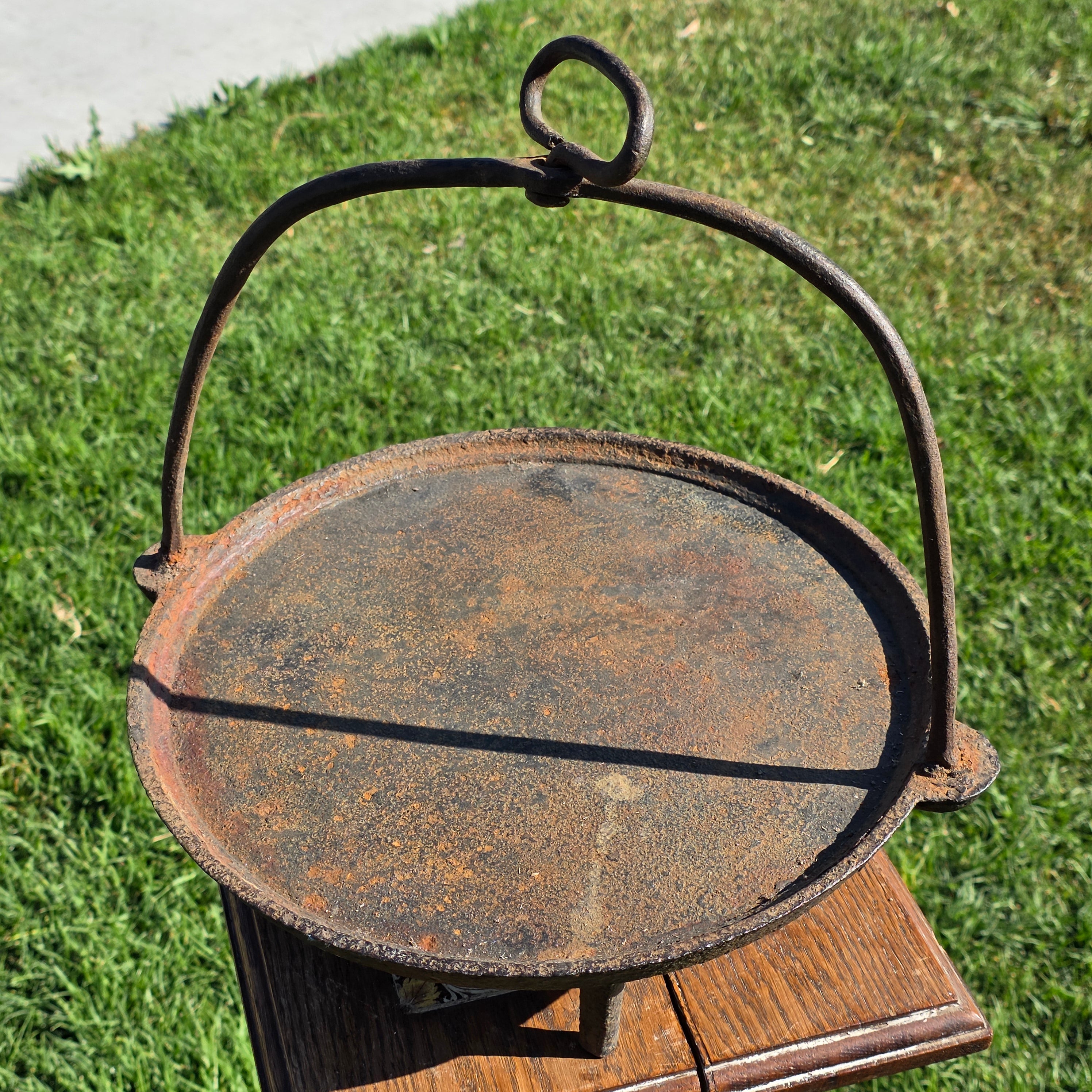 Antique Cast Iron Hanging Griddle Skillet Tripod Feet Hearth Plant Stand