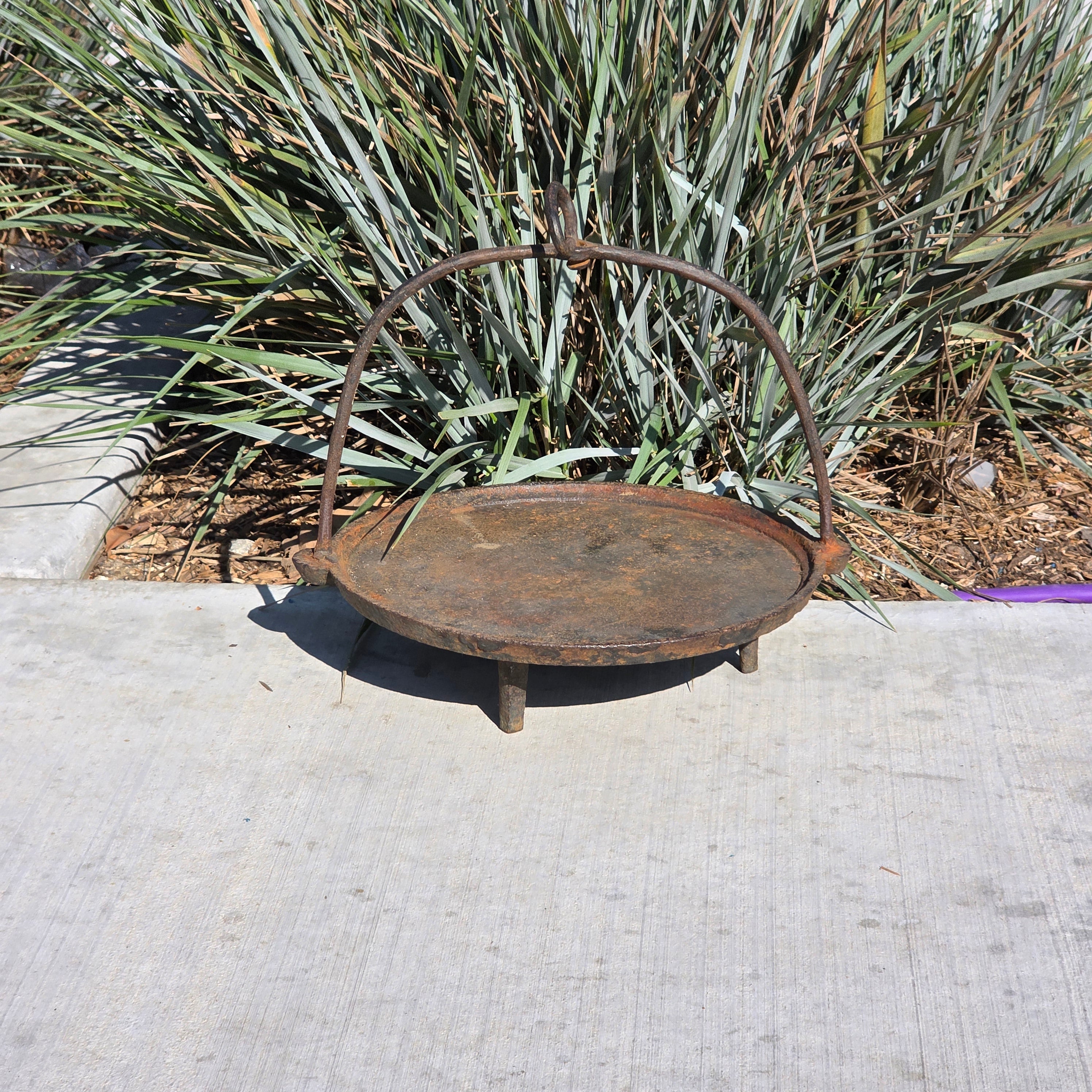Antique Cast Iron Hanging Griddle Skillet Tripod Feet Hearth Plant Stand