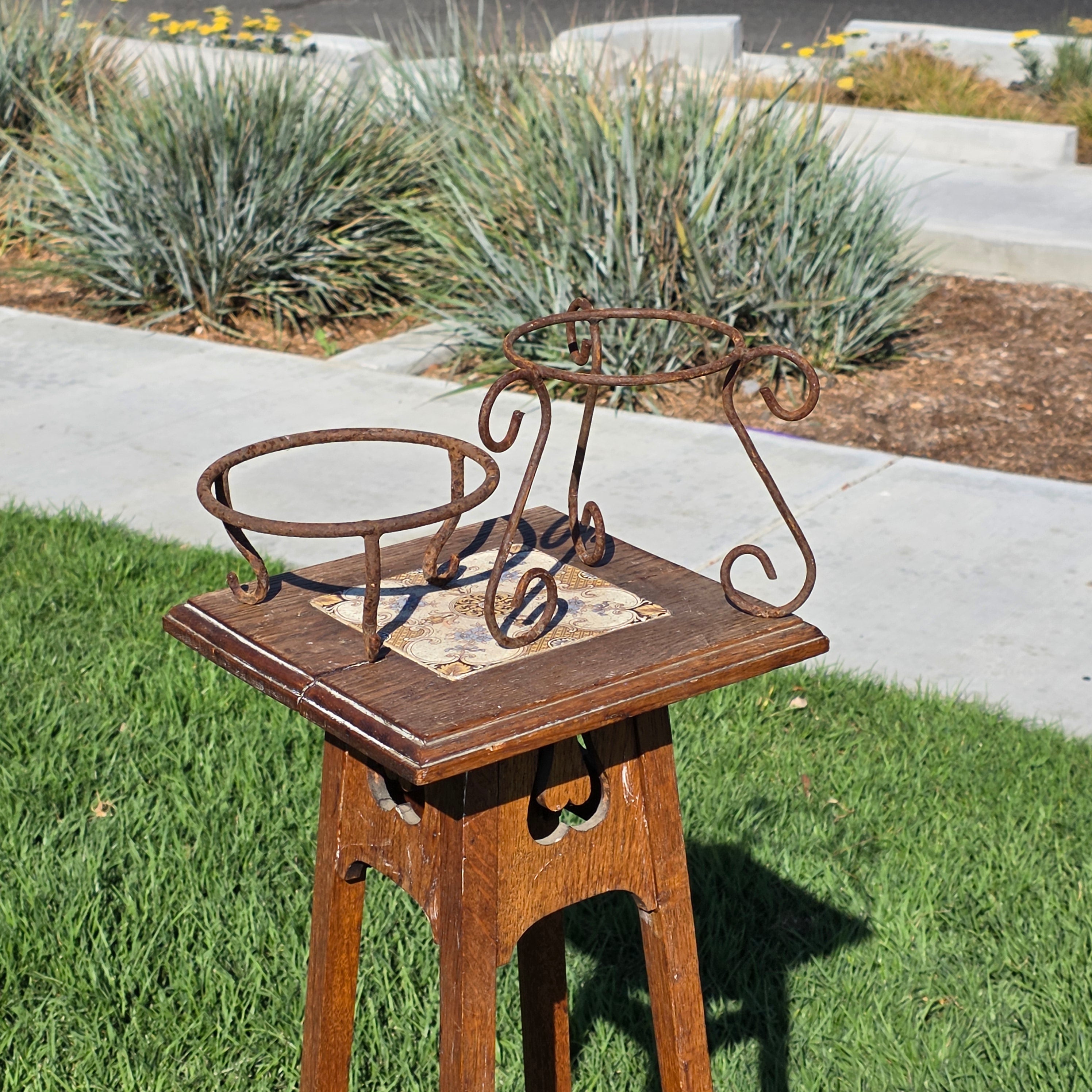 2pc Vintage Wrought Iron Plant Stand Set Rustic Heavy Rust Scroll Pot Holder