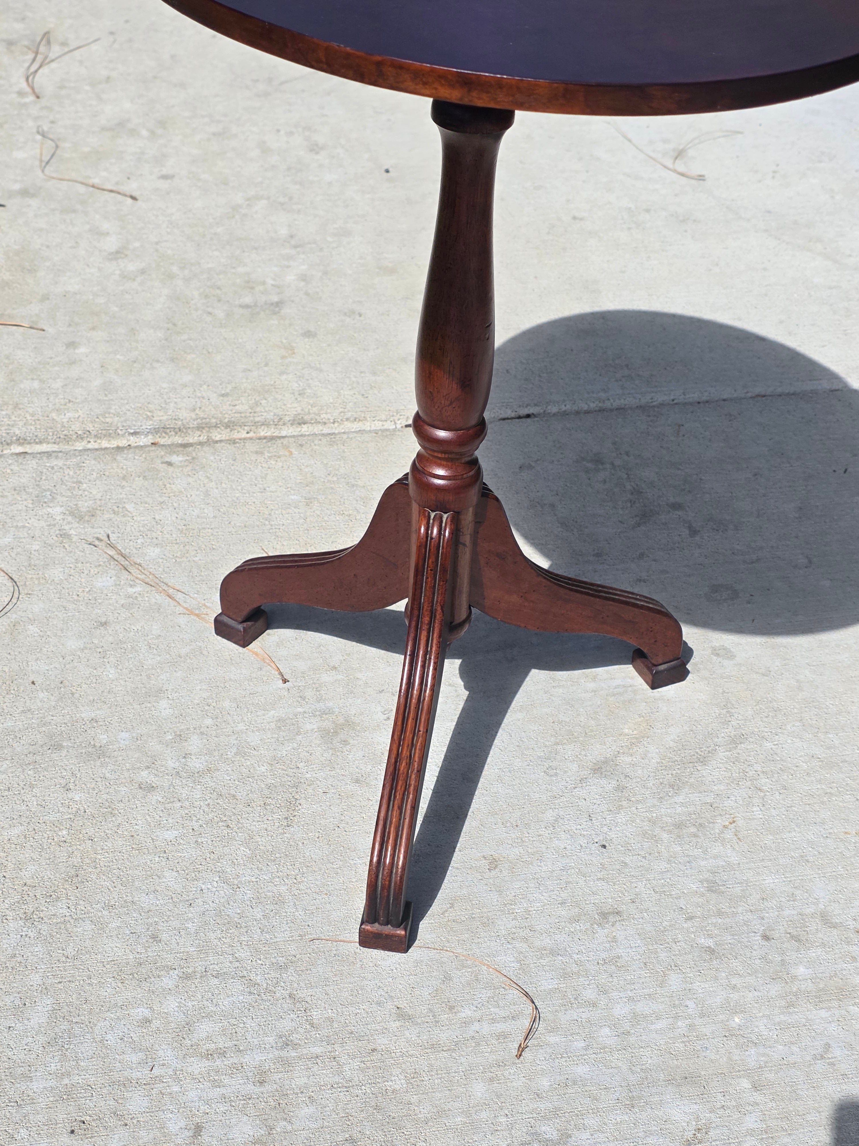 Bombay Company Vintage Mahogany Tilt Top Oval Side Table Pedestal Tripod 1990s