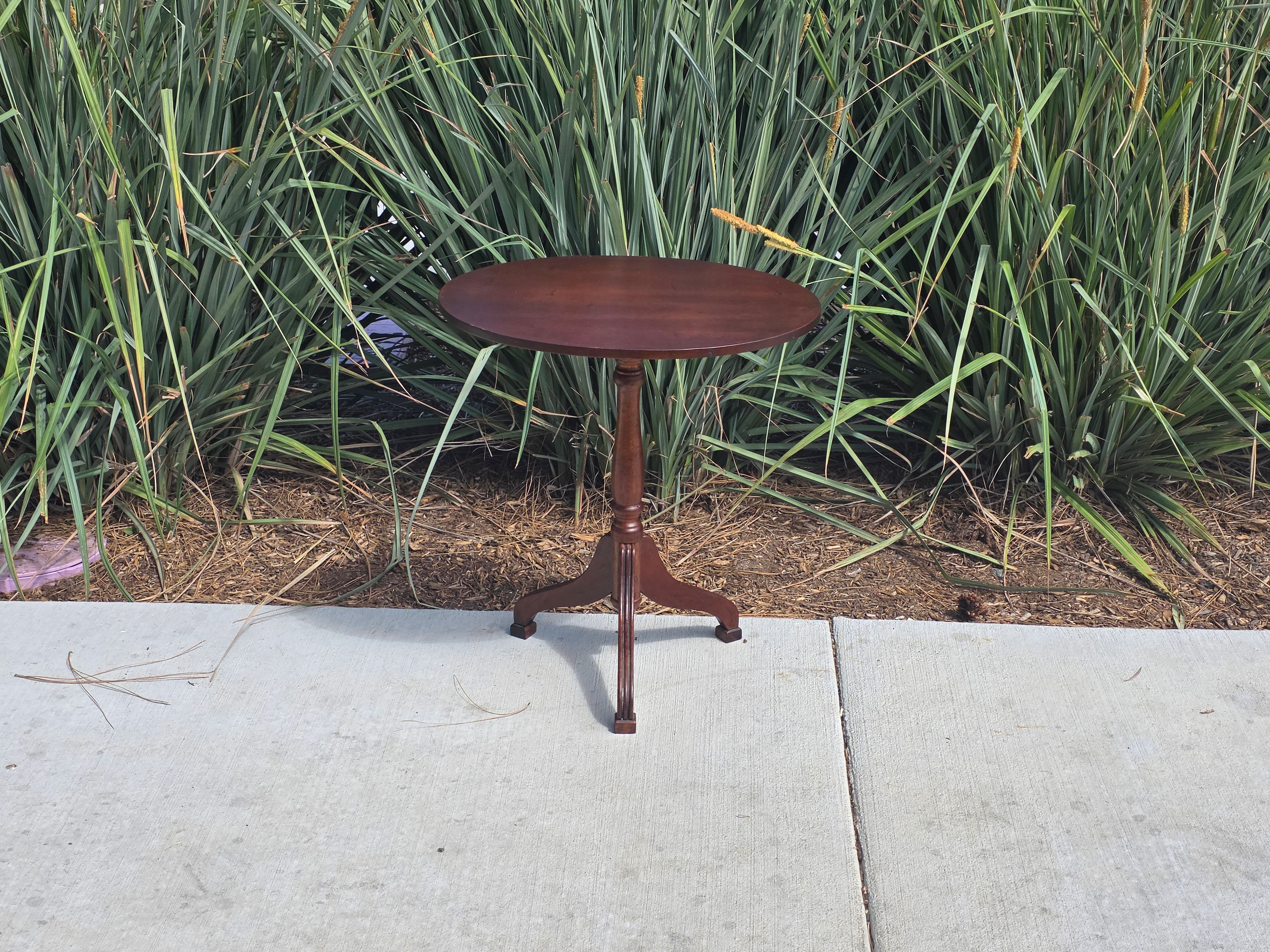 Bombay Company Vintage Mahogany Tilt Top Oval Side Table Pedestal Tripod 1990s