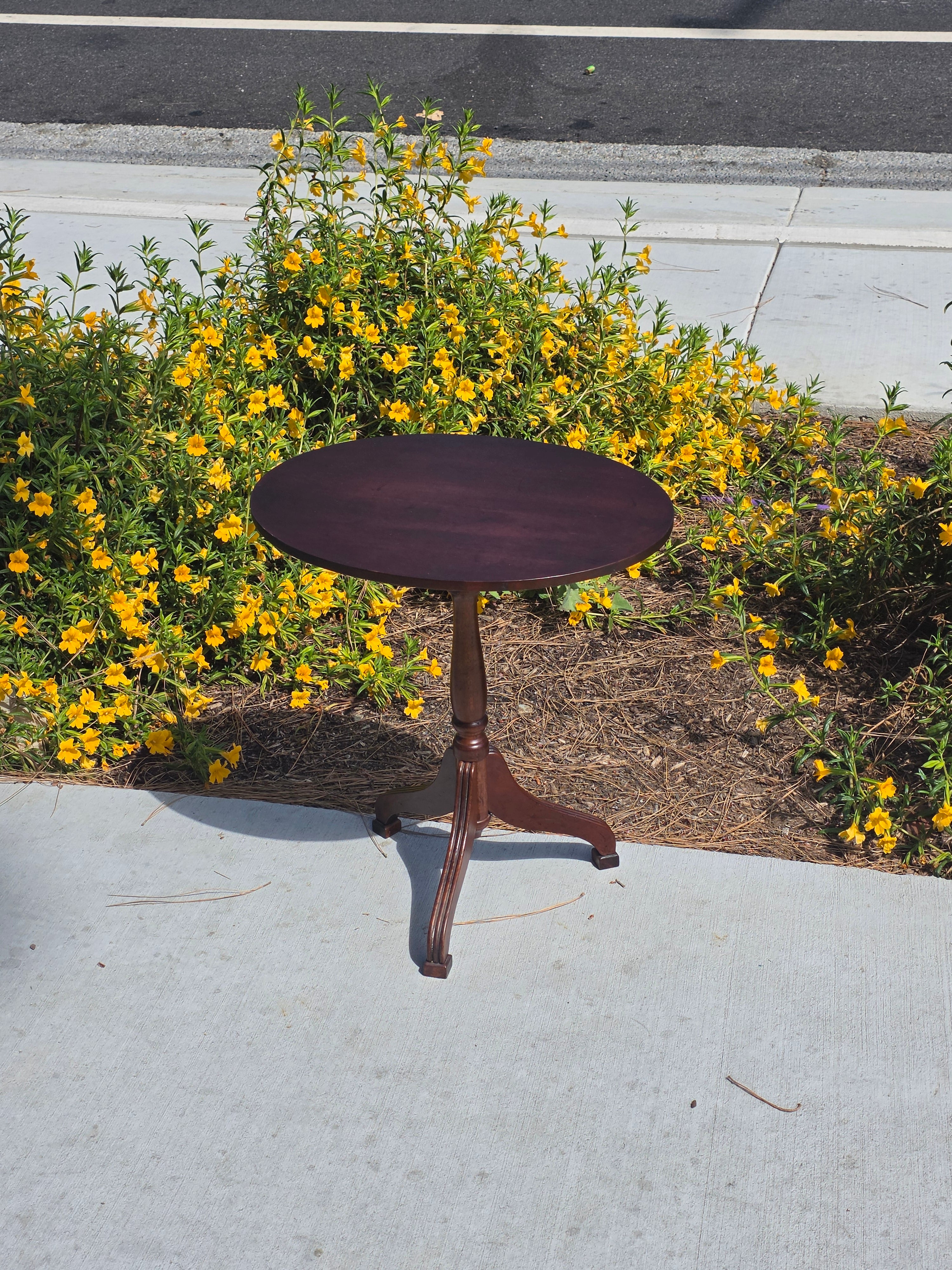 Bombay Company Vintage Mahogany Tilt Top Oval Side Table Pedestal Tripod 1990s