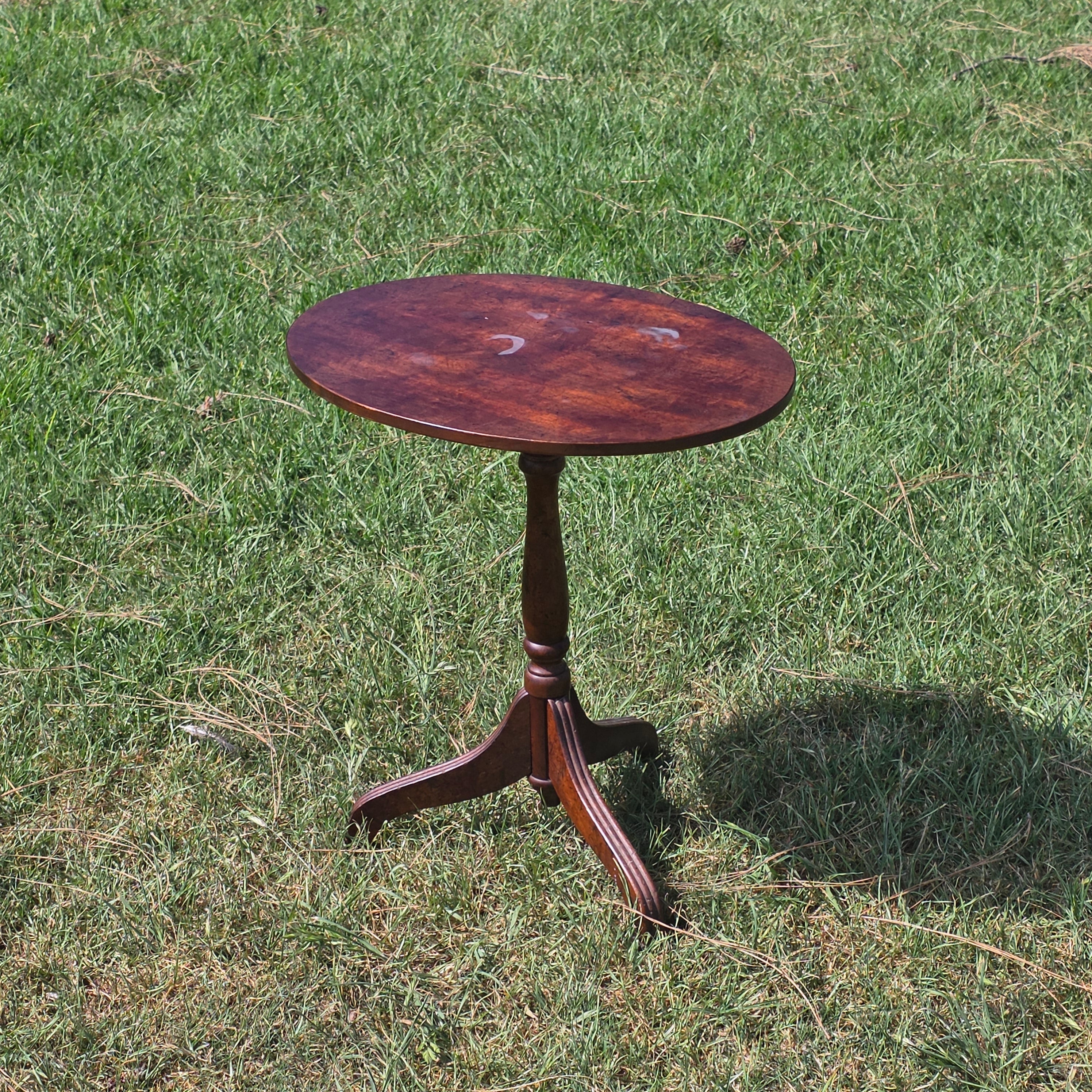 Bombay Company 1990 Vintage Tilt Top Side Table Burl Wood Finish Tripod Pedestal