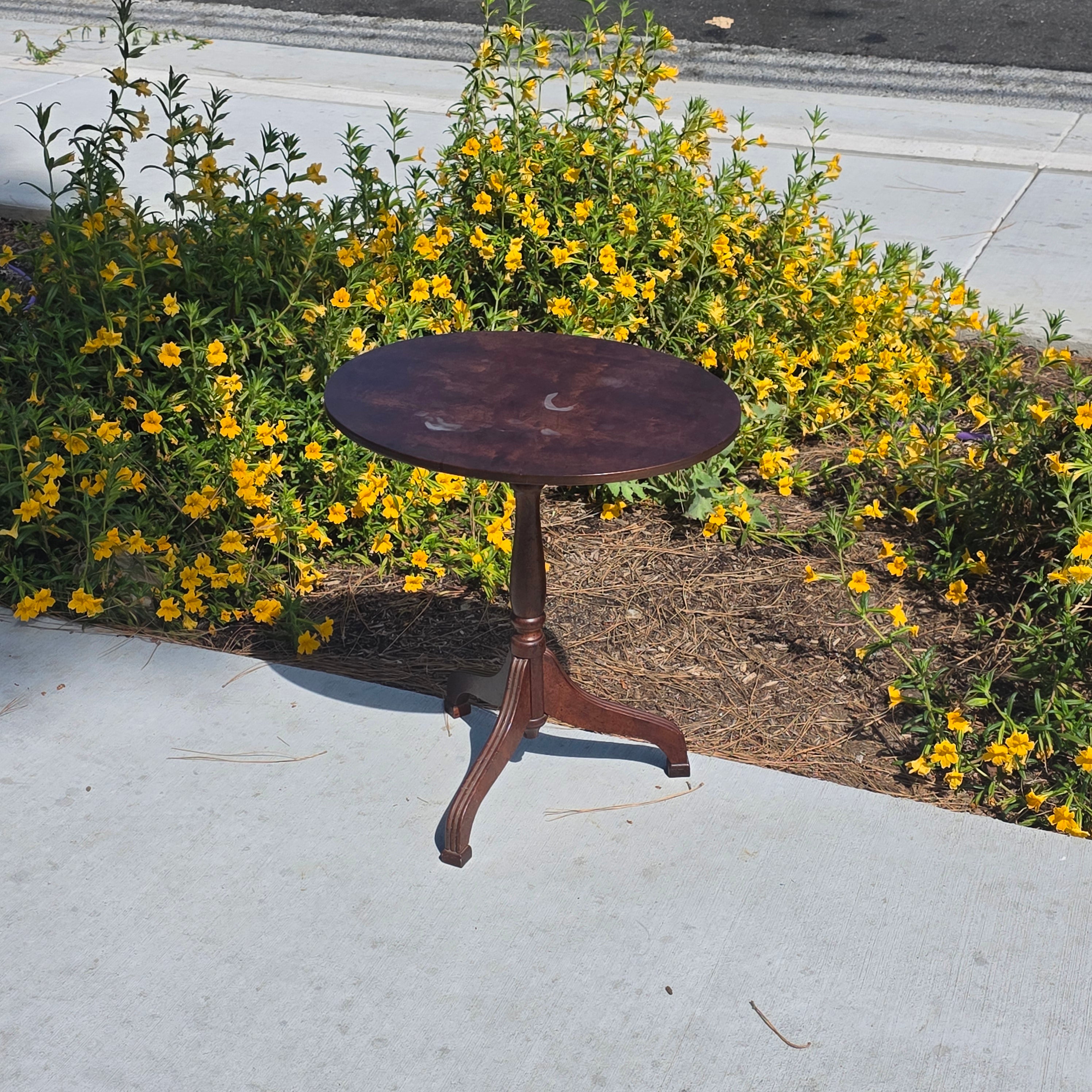 Bombay Company 1990 Vintage Tilt Top Side Table Burl Wood Finish Tripod Pedestal