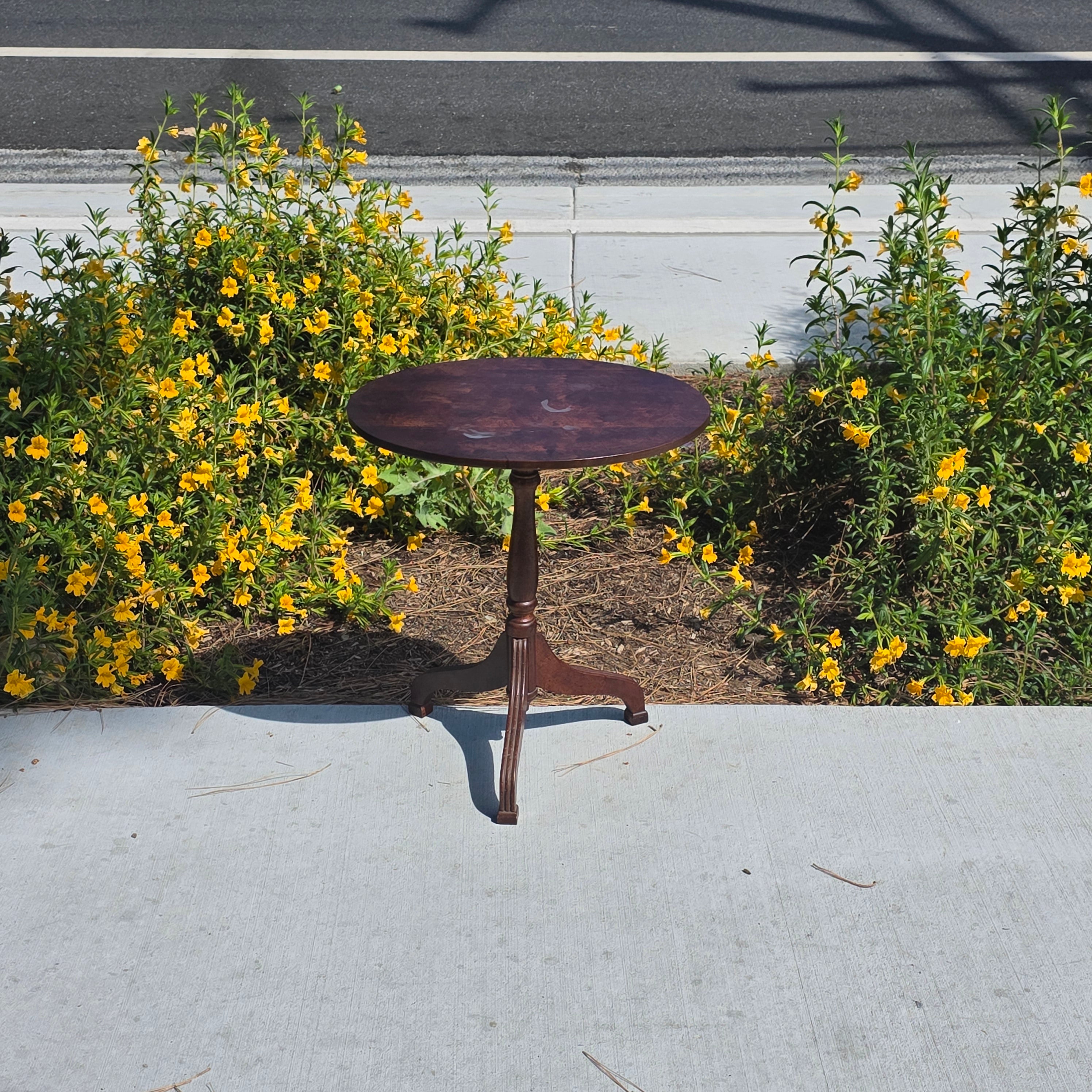 Bombay Company 1990 Vintage Tilt Top Side Table Burl Wood Finish Tripod Pedestal