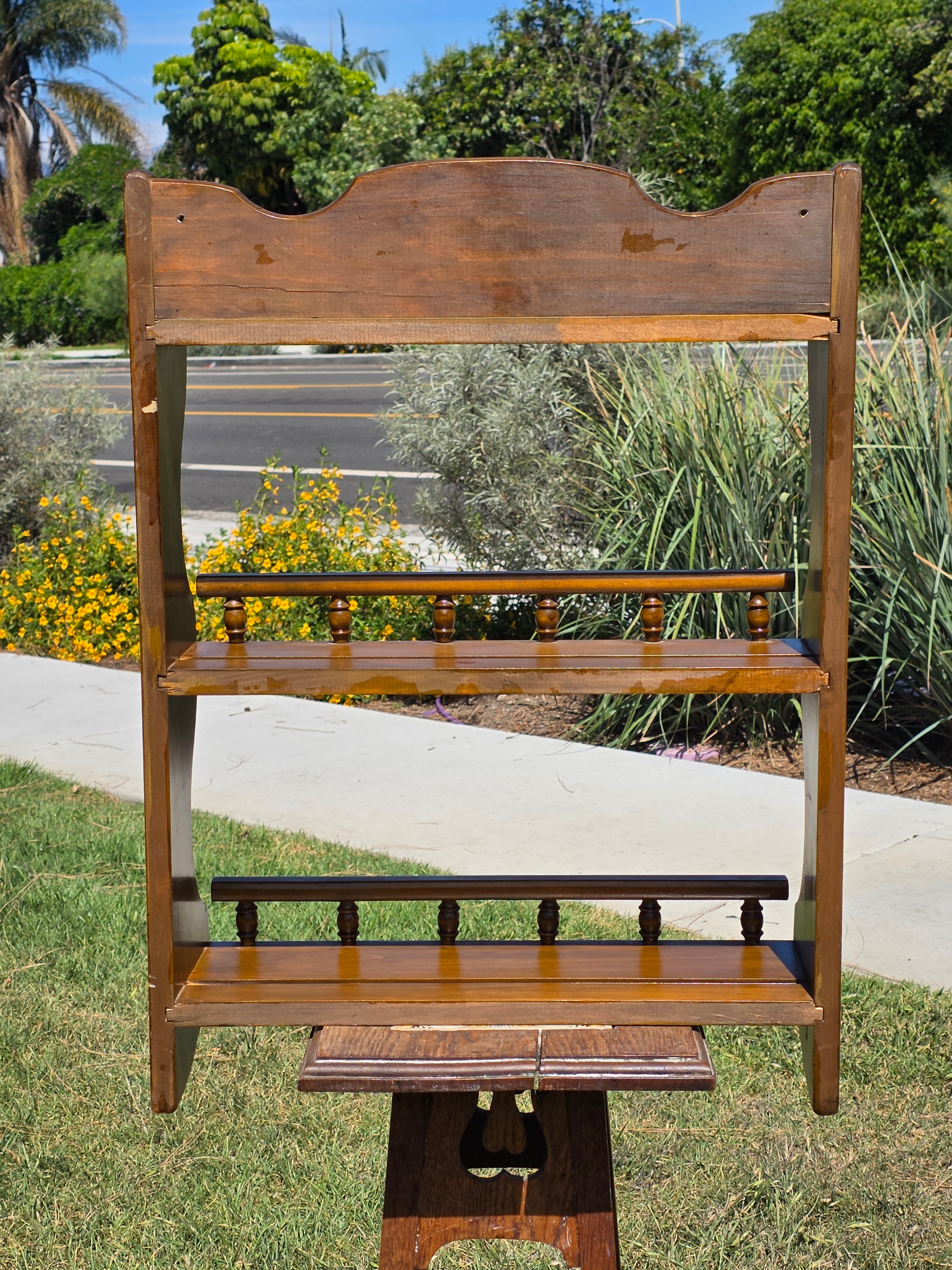 Vintage Wooden Plate Knick Knack 3 Shelf Hanging Wall Unit Turned Spindles