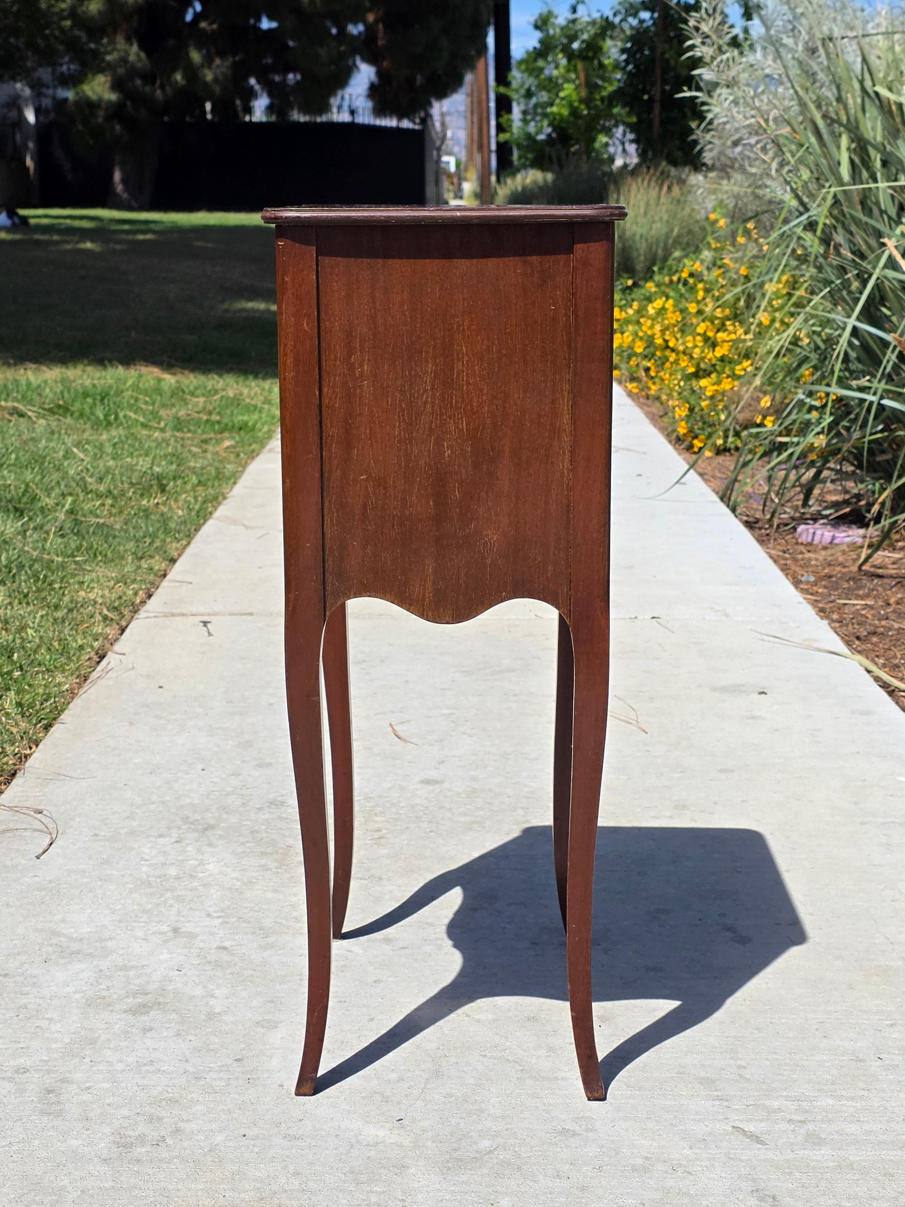Vintage Ferguson Bros Wood Nightstand Side Table Drawer Bow Front Brown 28.5" H