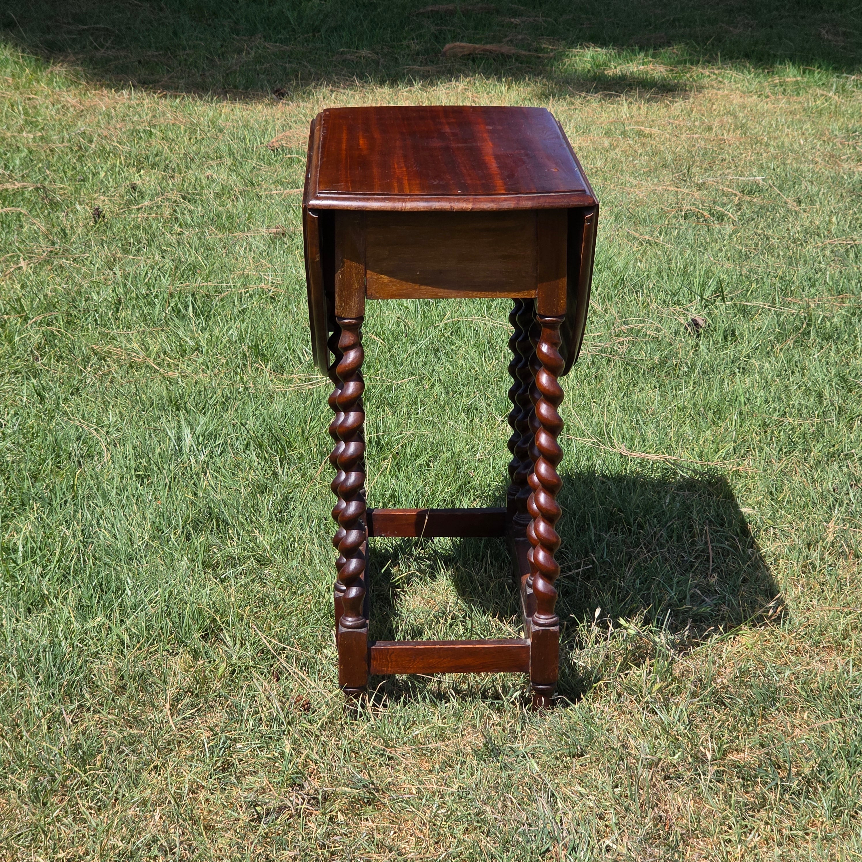 Vintage Barley Twist Gateleg Table Small Drop Leaf Oval Oak Side Accent Table