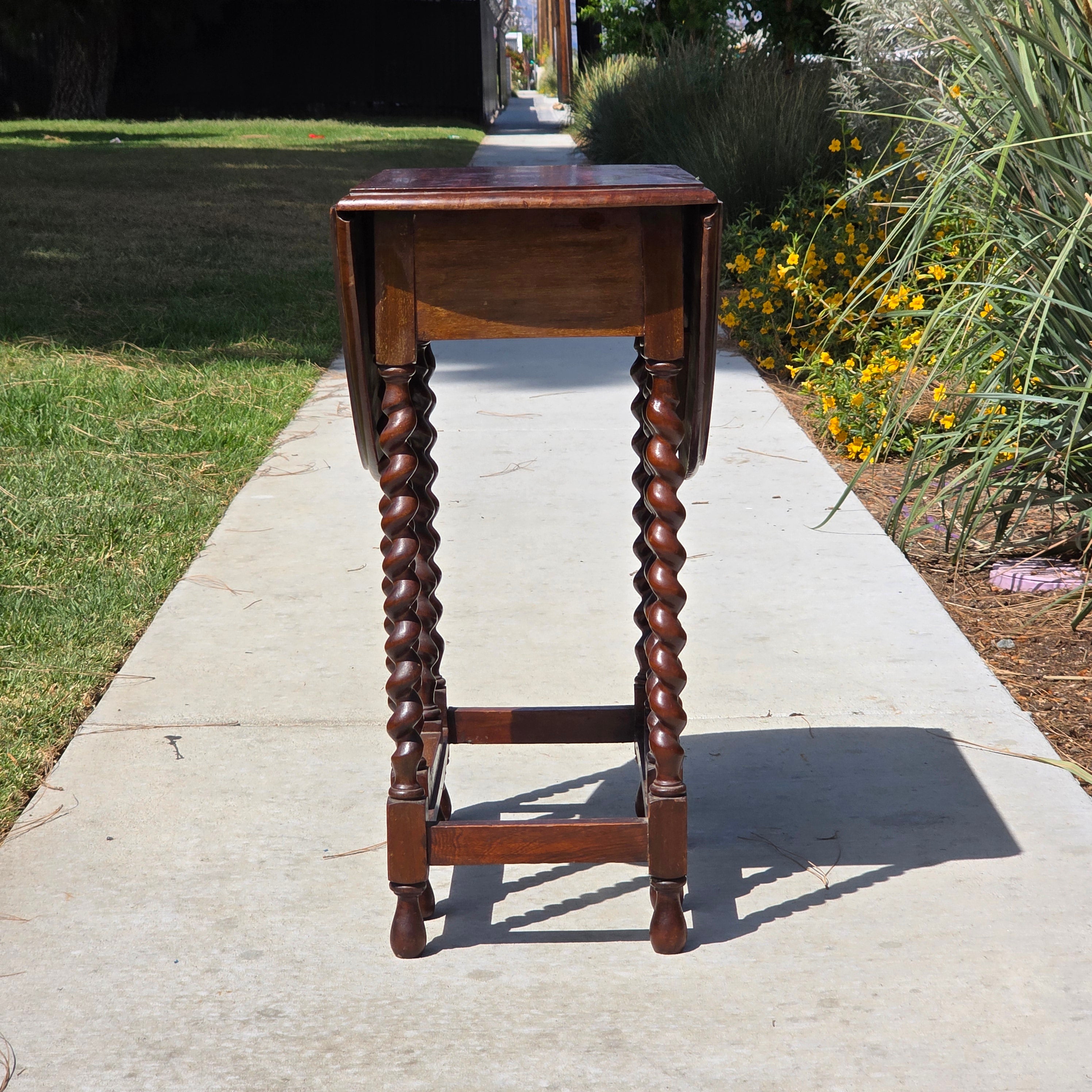 Vintage Barley Twist Gateleg Table Small Drop Leaf Oval Oak Side Accent Table