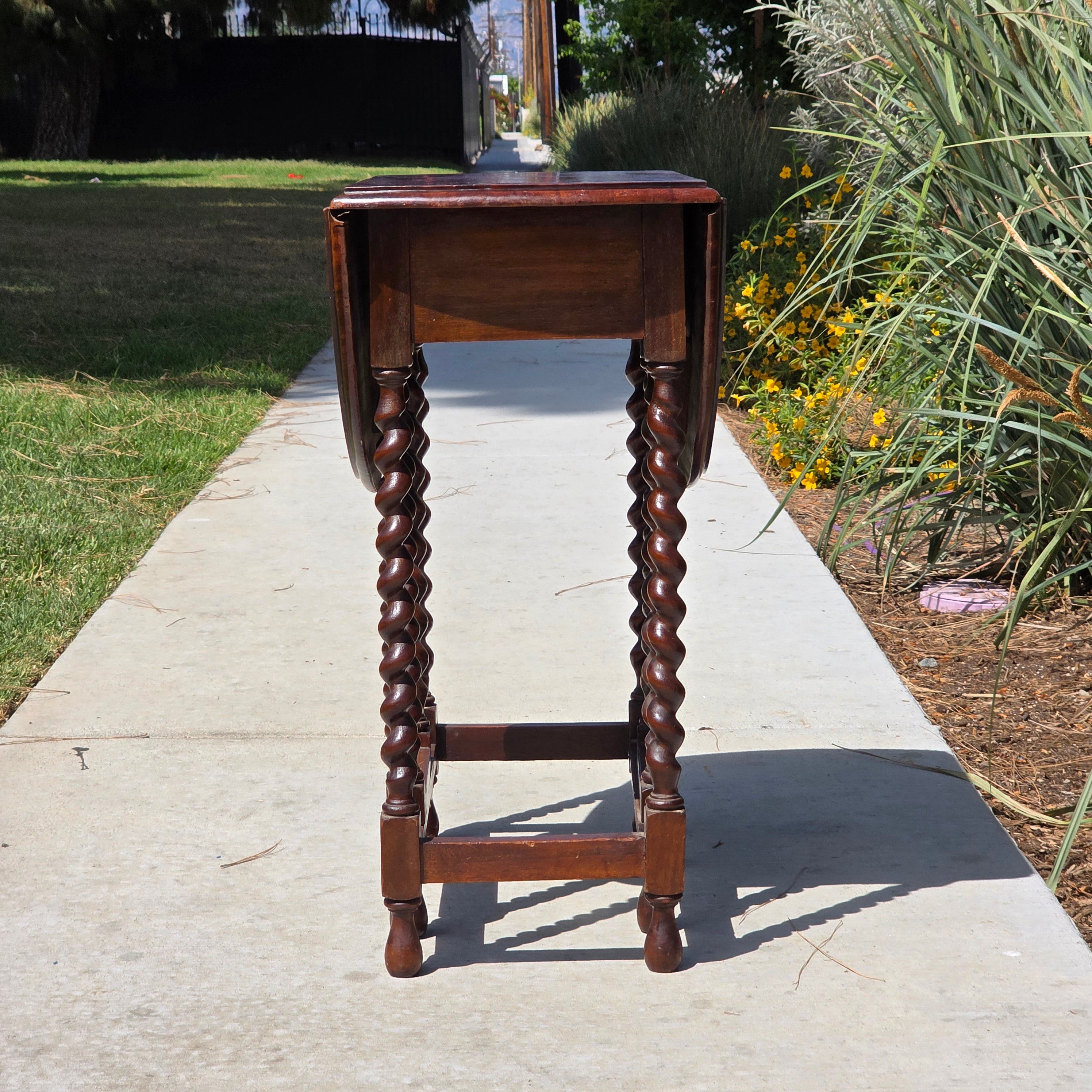 Vintage Barley Twist Gateleg Table Small Drop Leaf Oval Oak Side Accent Table