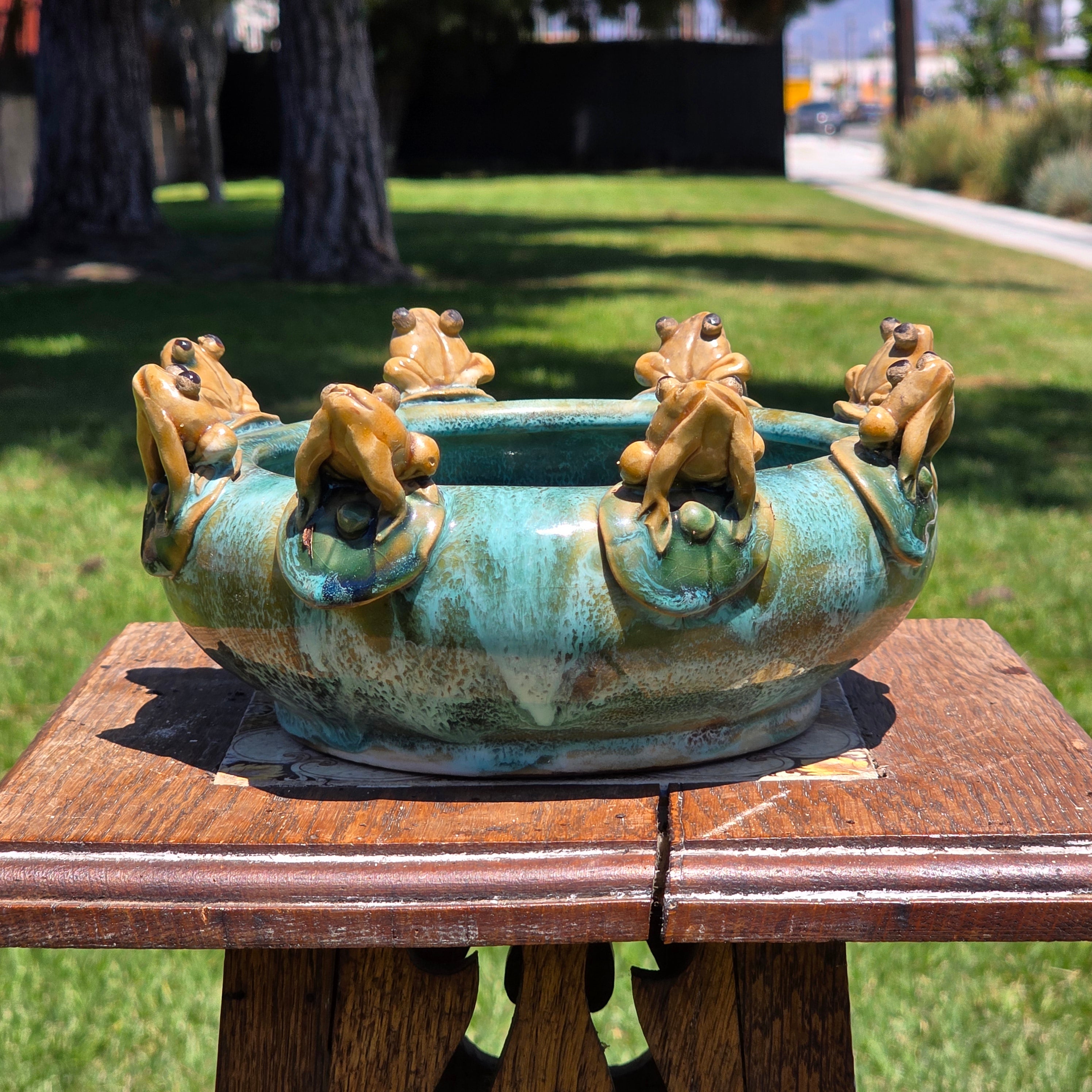 Rare Outward Facing 8 Frogs Vintage Studio Pottery Bowl Majolica Style Turquoise