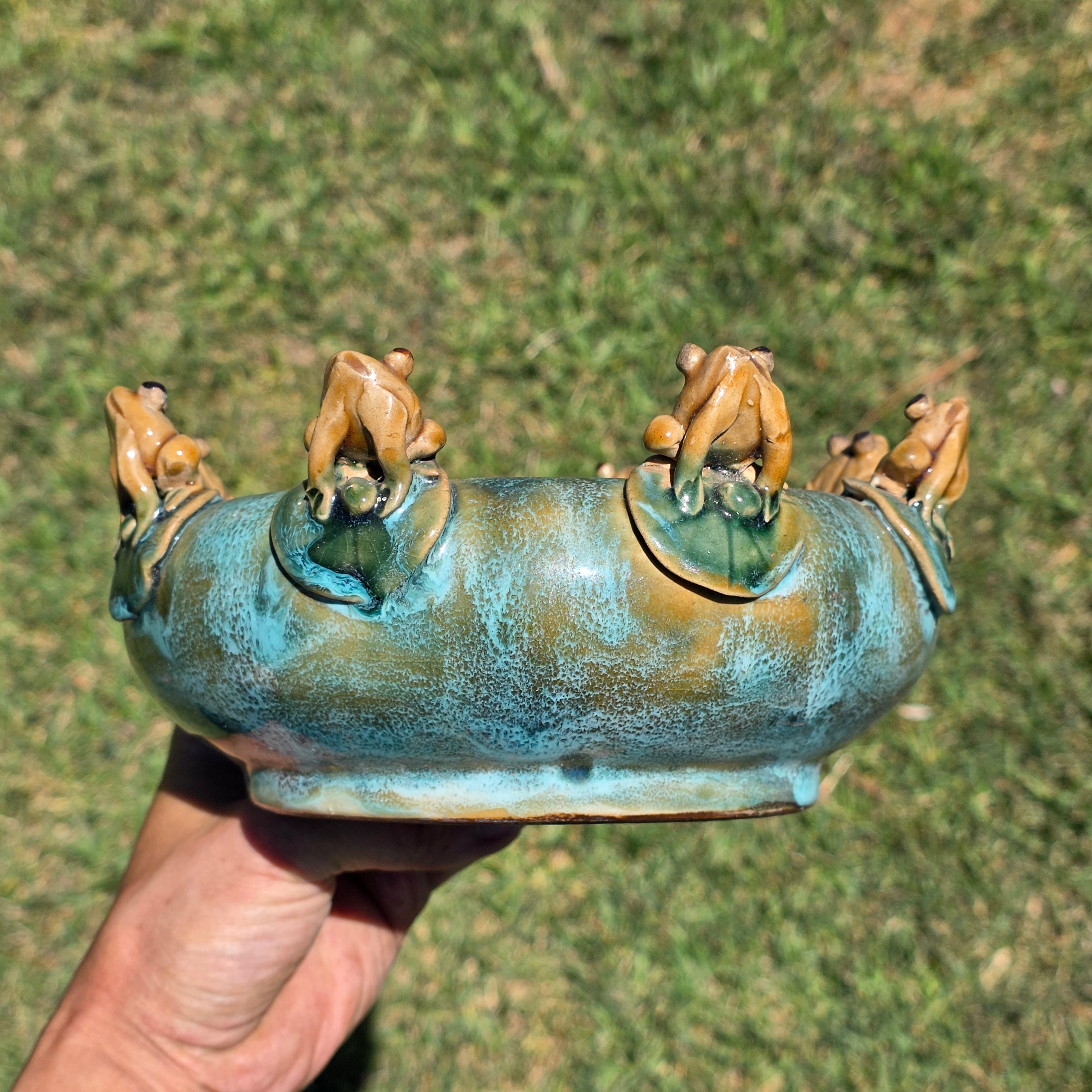 Rare Outward Facing 8 Frogs Vintage Studio Pottery Bowl Majolica Style Turquoise