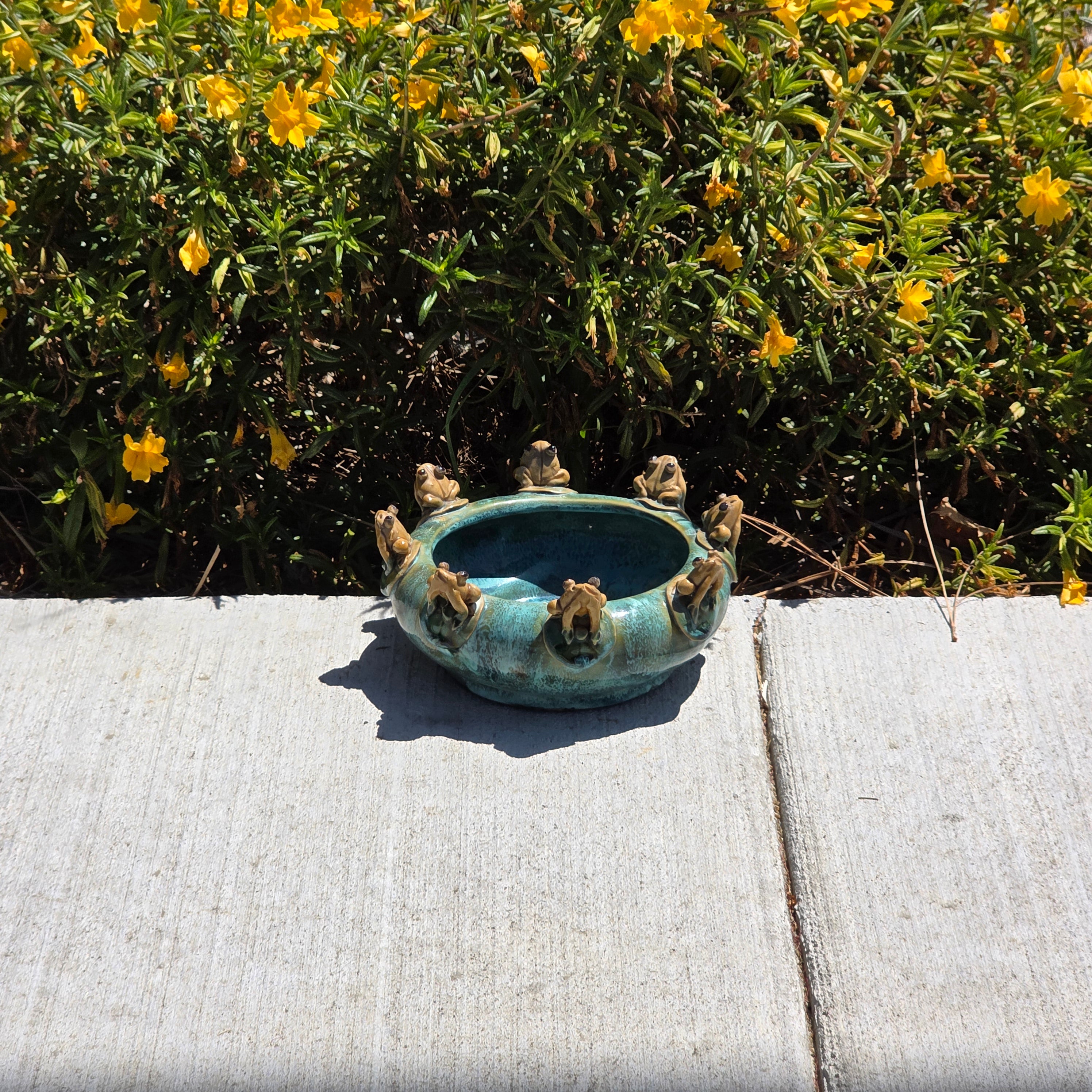 Rare Outward Facing 8 Frogs Vintage Studio Pottery Bowl Majolica Style Turquoise