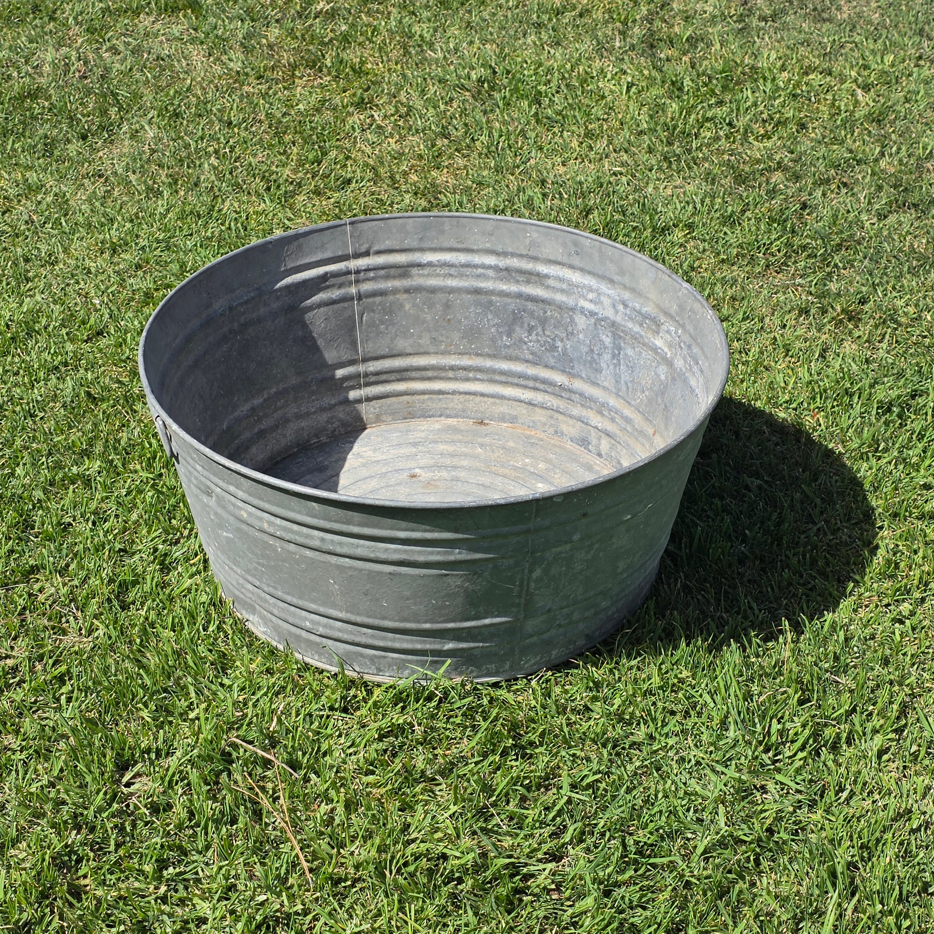 Vintage Galvanized Steel Wash Tub Large 27" Round Planter Farmhouse Bucket