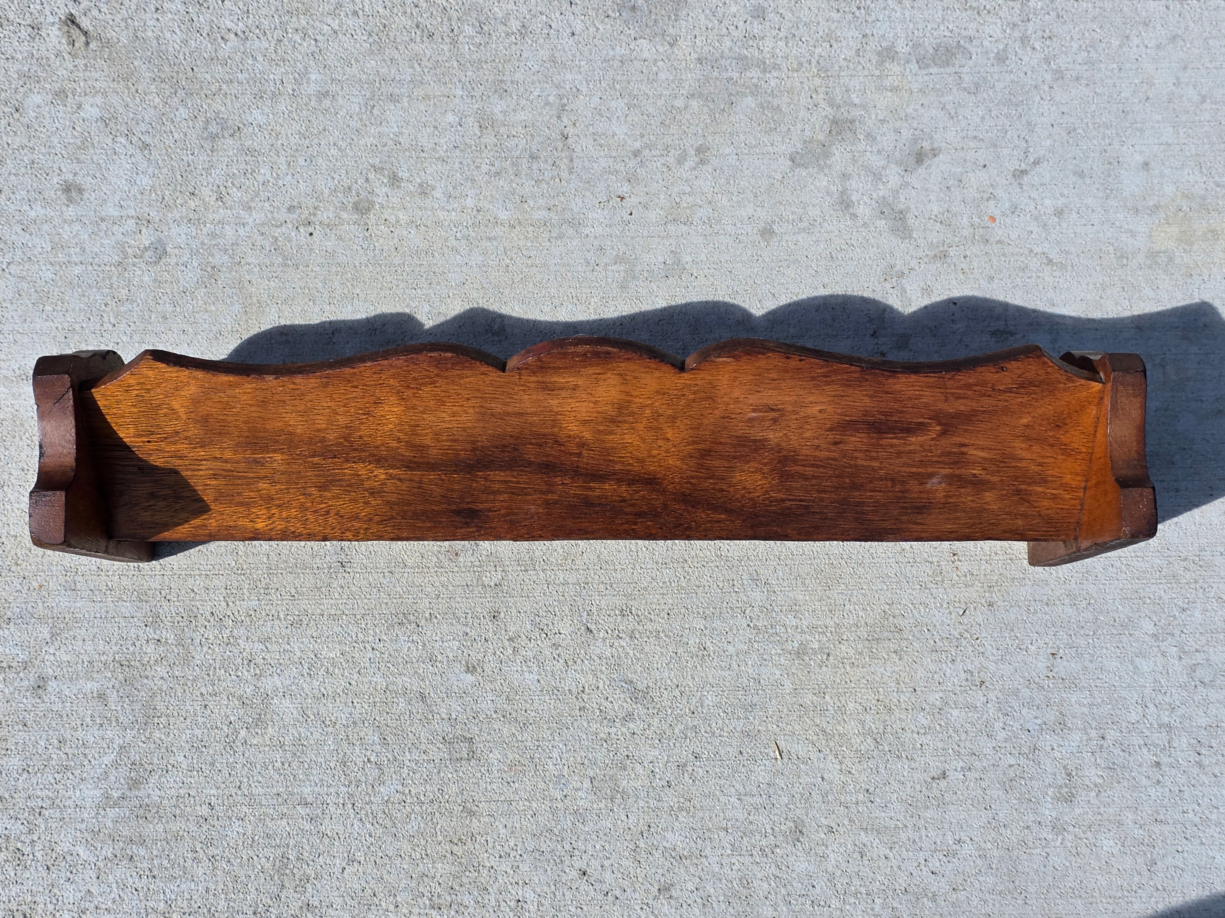 Vintage Oak Tabletop Book Rack Shelf Trough Scalloped Edges 22.5" Mission Style