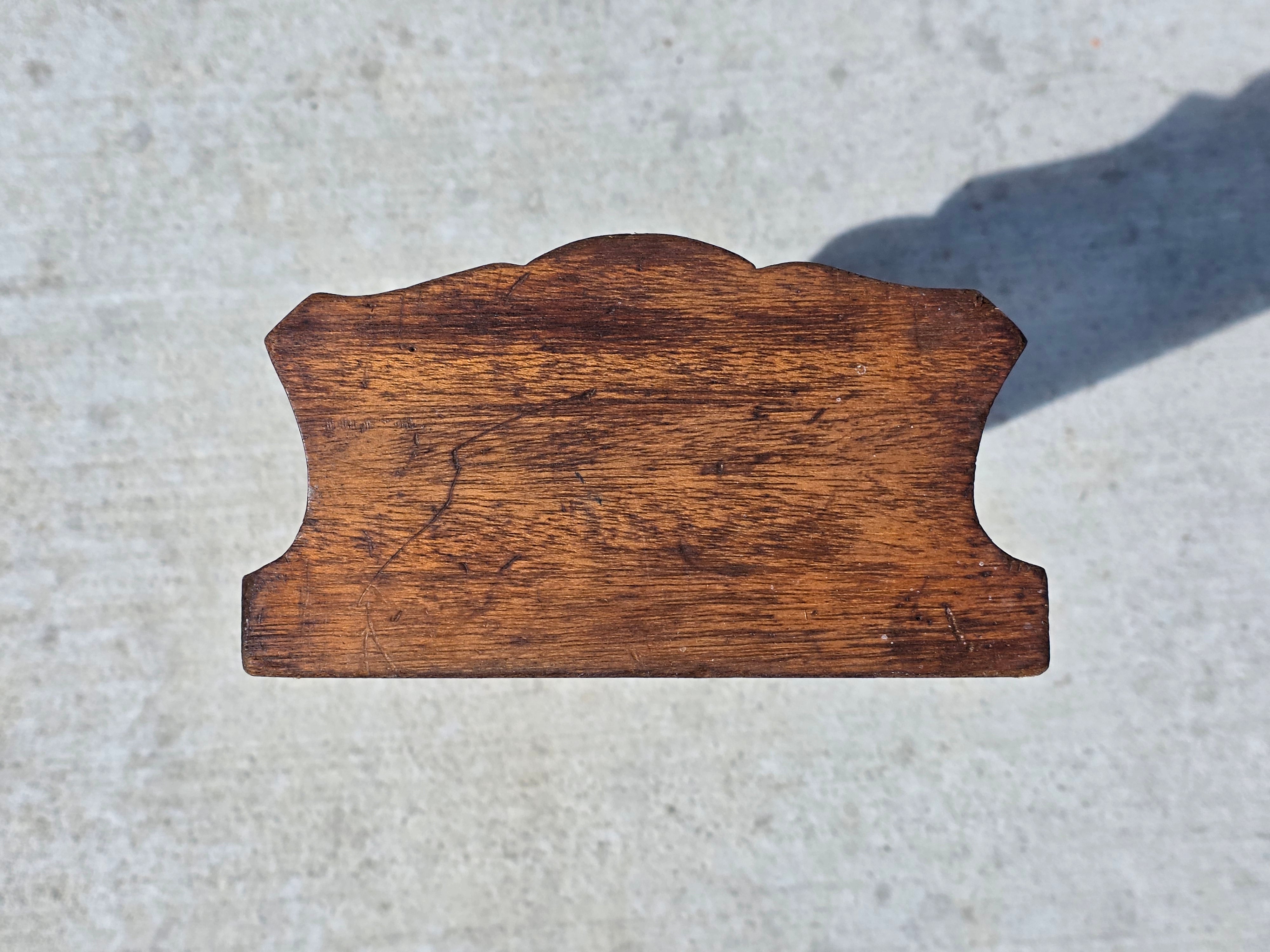 Vintage Oak Tabletop Book Rack Shelf Trough Scalloped Edges 22.5" Mission Style