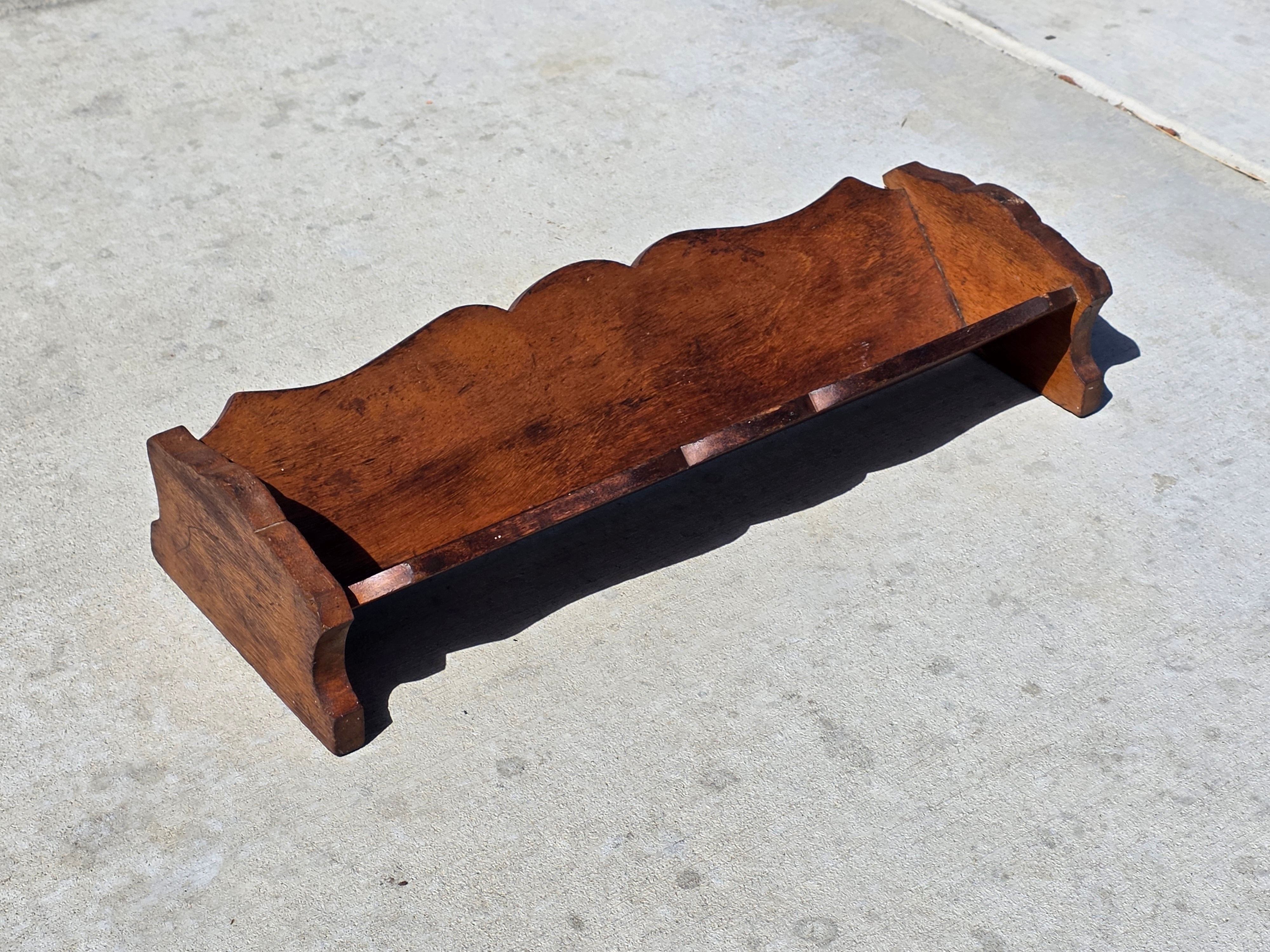 Vintage Oak Tabletop Book Rack Shelf Trough Scalloped Edges 22.5" Mission Style