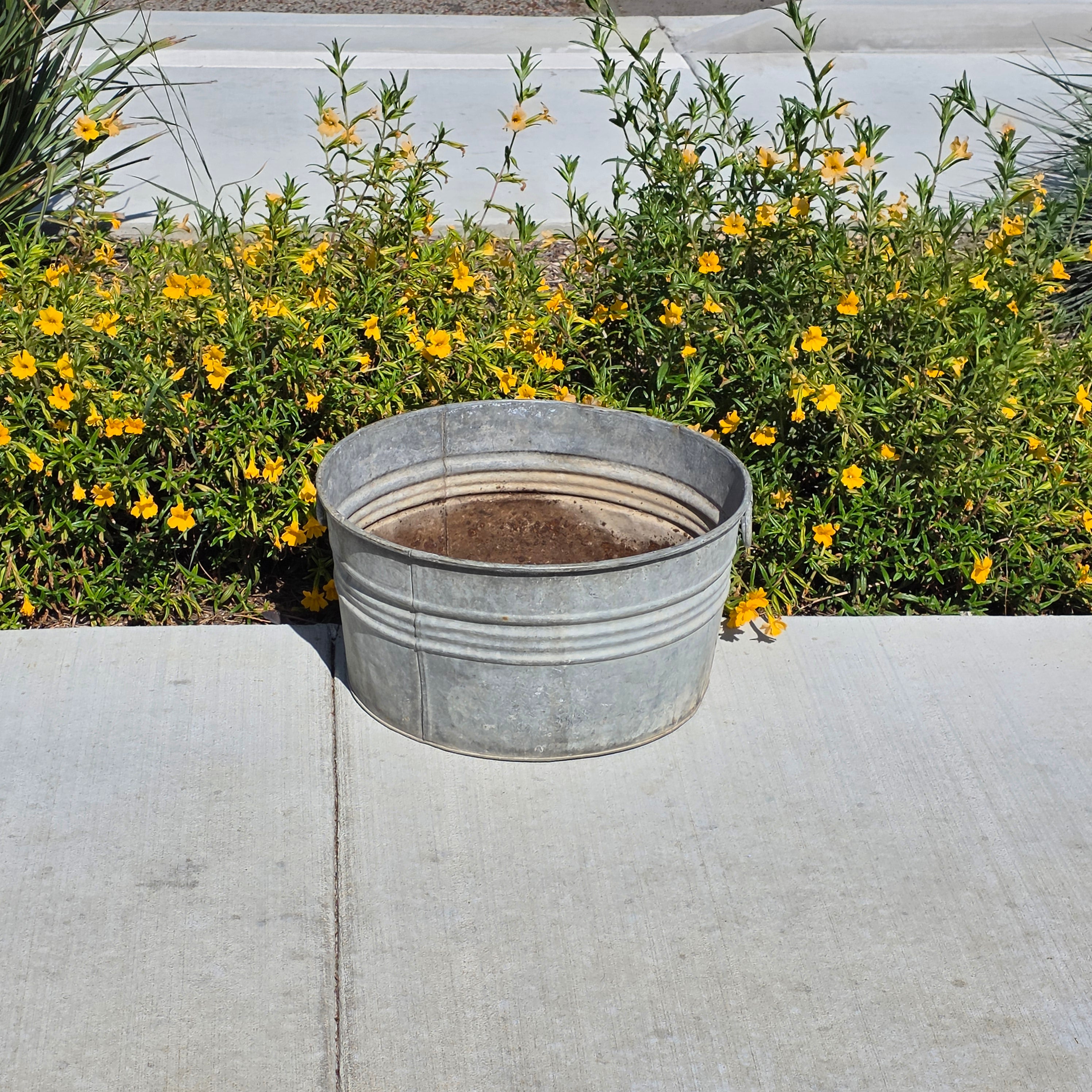 Vintage Galvanized Metal Wash Tub Planter Round Large 20" Herb Garden Rustic Pot