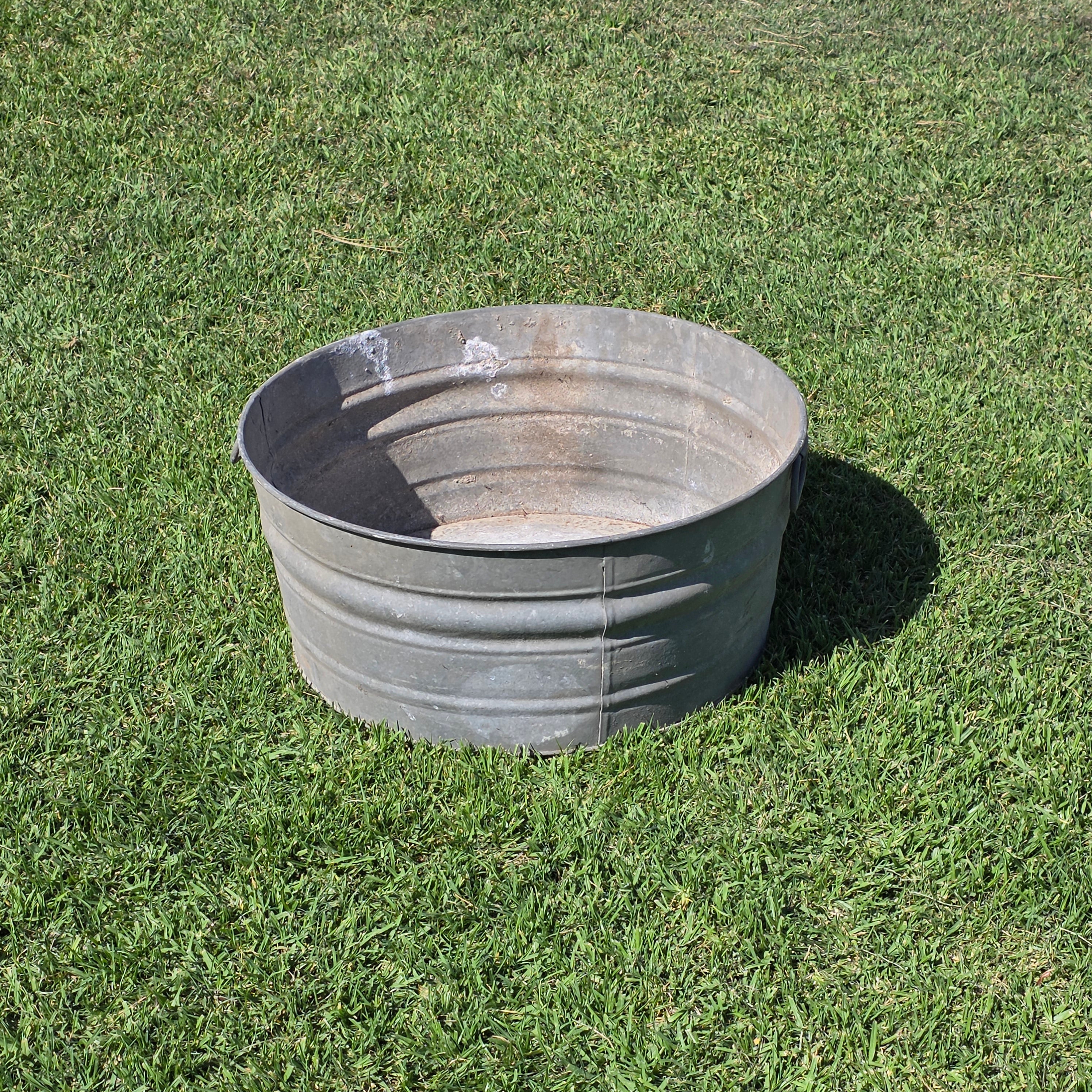 Vintage Large Galvanized Metal Wash Tub 24" Round Planter Rustic Garden Ice Buck