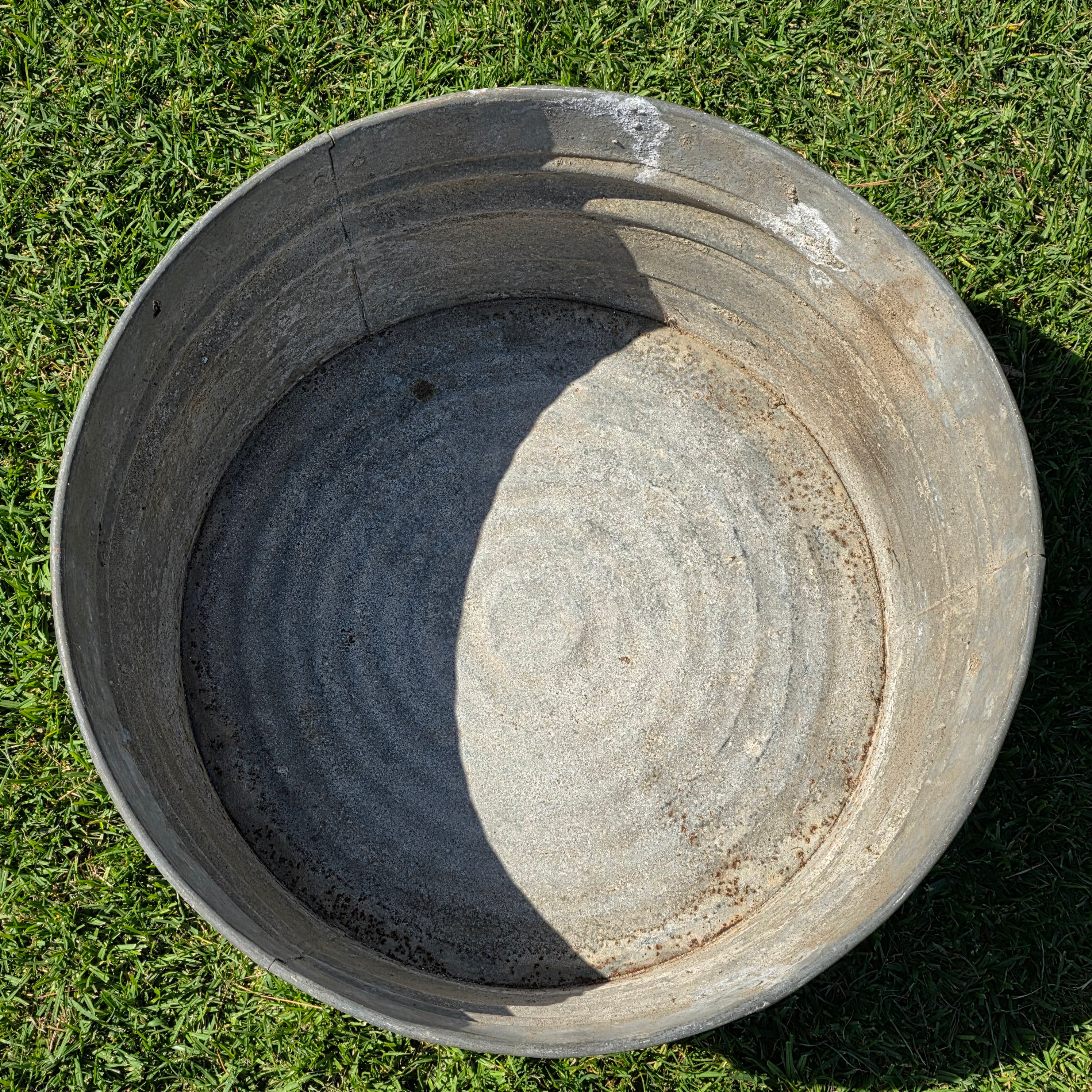 Vintage Large Galvanized Metal Wash Tub 24" Round Planter Rustic Garden Ice Buck