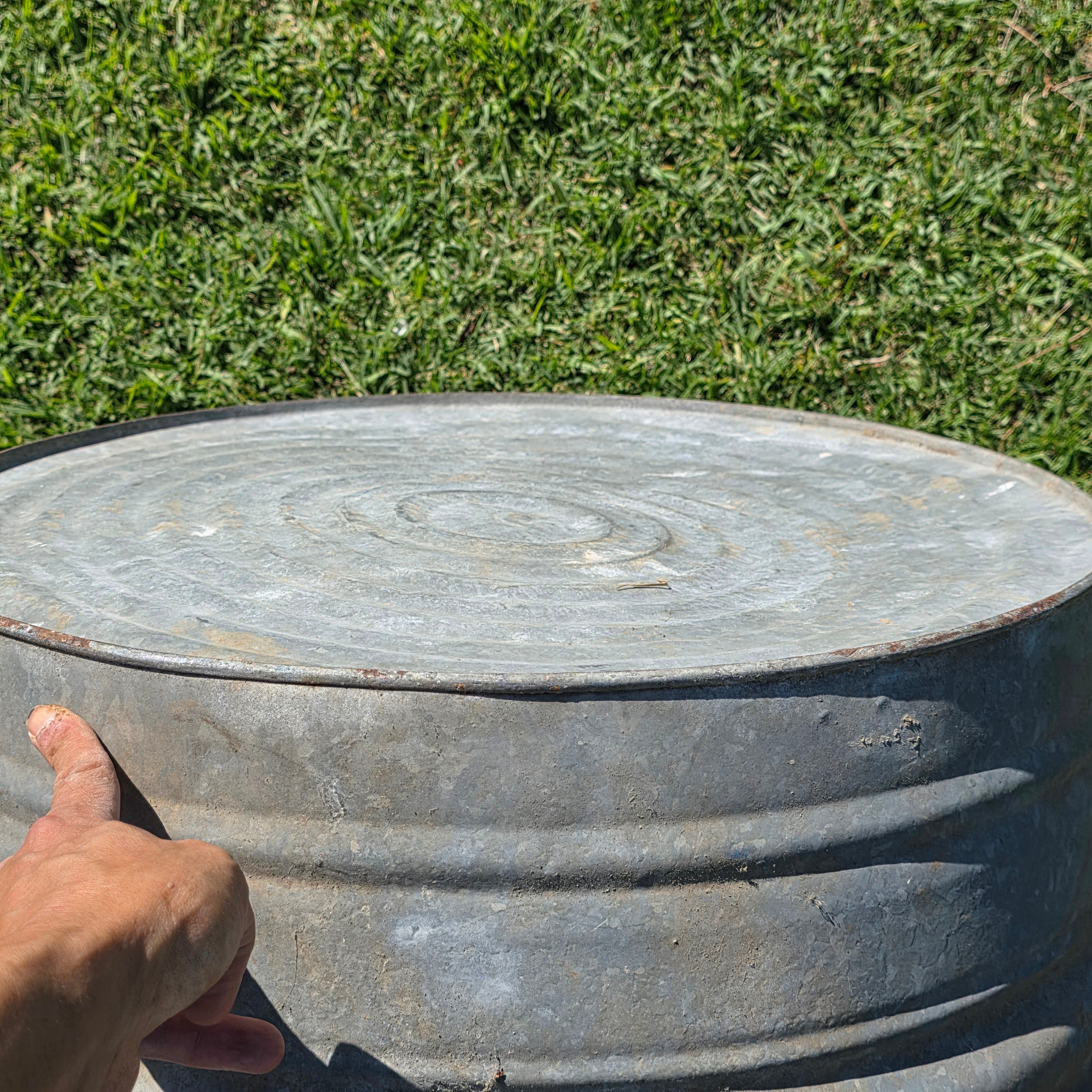 Vintage Large Galvanized Metal Wash Tub 24" Round Planter Rustic Garden Ice Buck