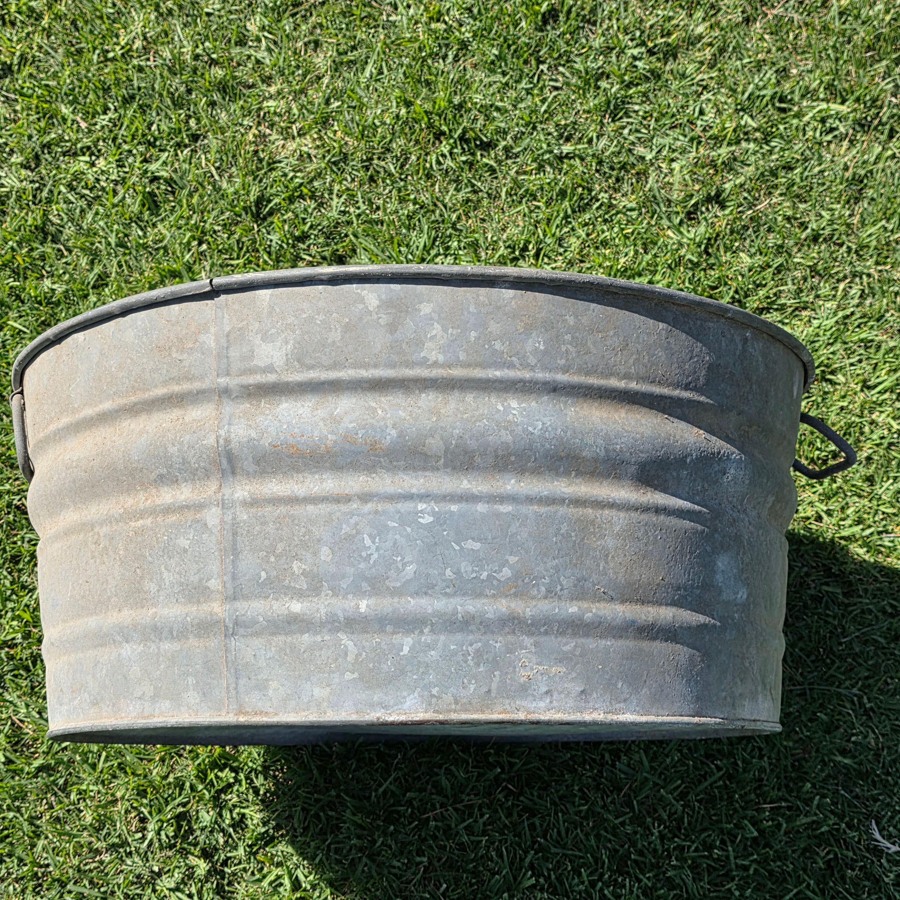 Vintage Large Galvanized Metal Wash Tub 24" Round Planter Rustic Garden Ice Buck