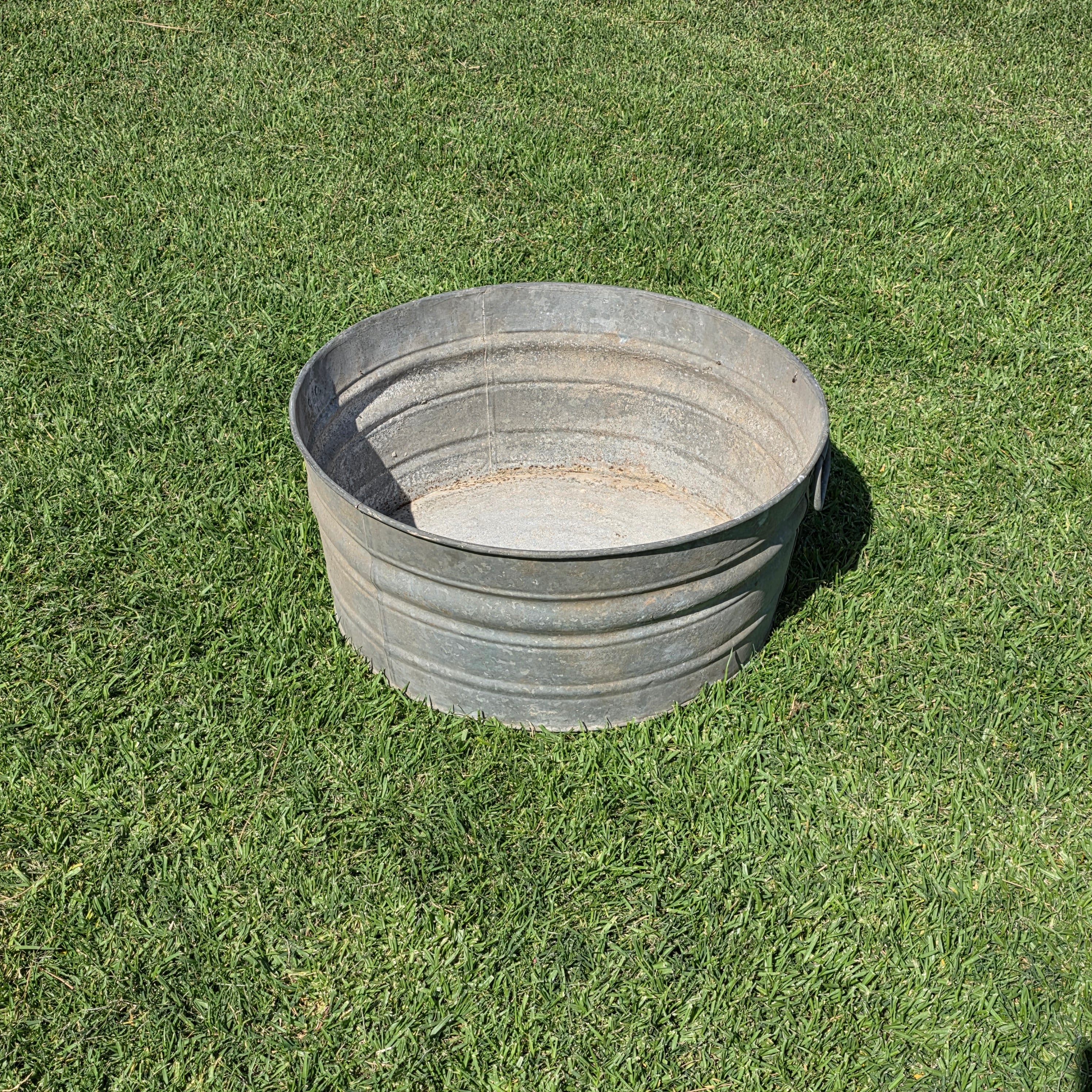 Vintage Large Galvanized Metal Wash Tub 24" Round Planter Rustic Garden Ice Buck