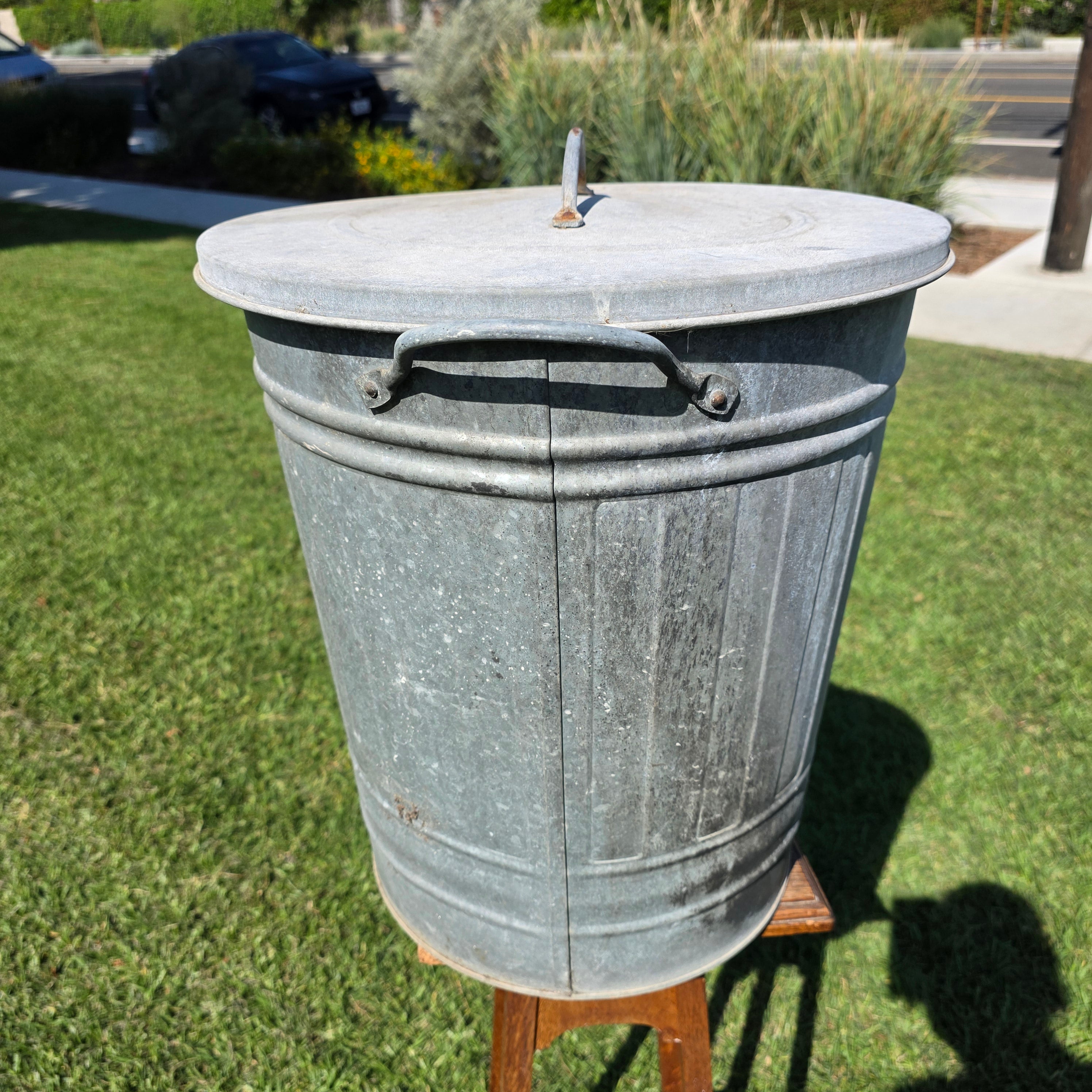 Vintage Galvanized Steel Ash Can with Lid 10 Gallon Rustic Fireplace Wood Storage