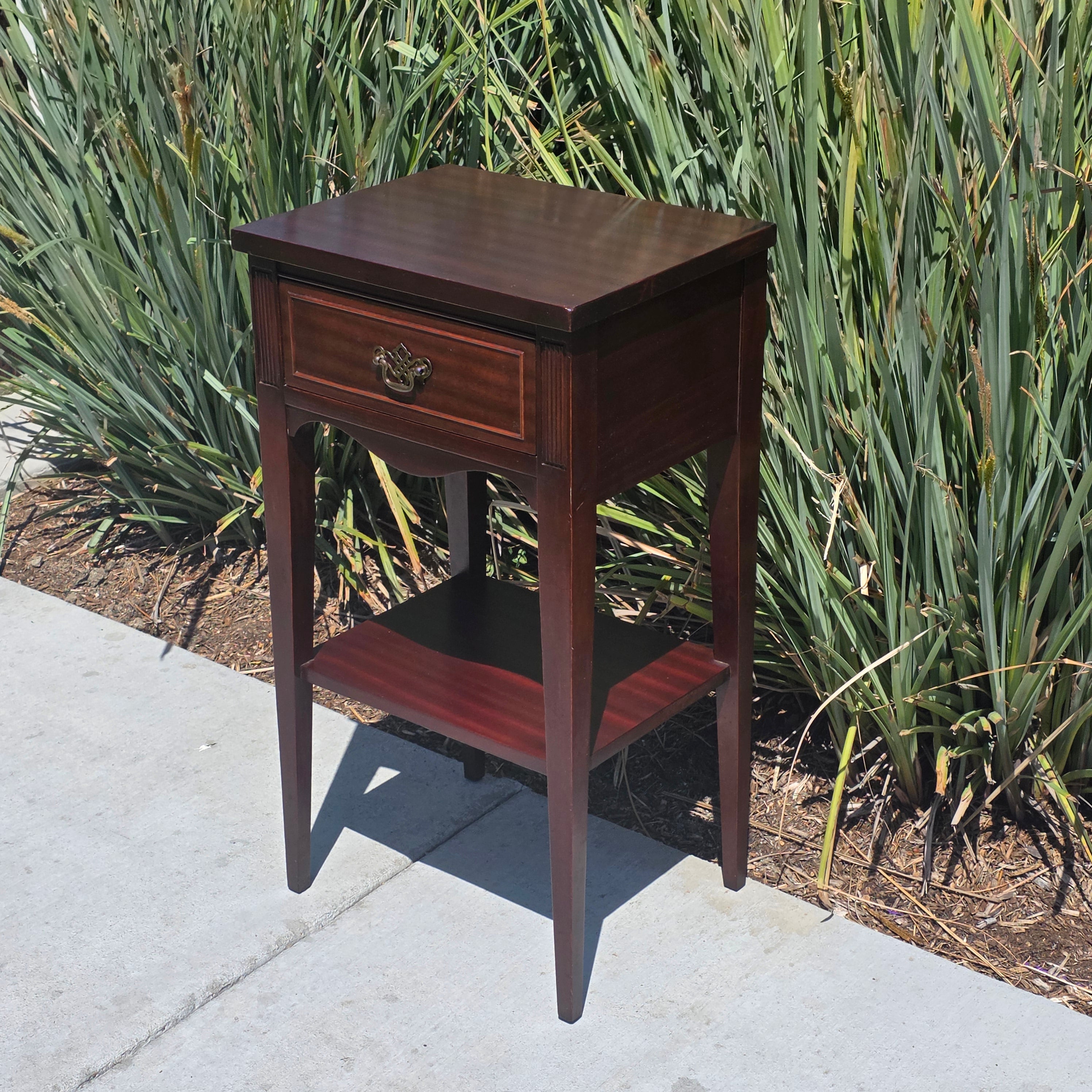 Antique Federal Style Mahogany Side Table Nightstand Tapered Legs Drawer 29"H