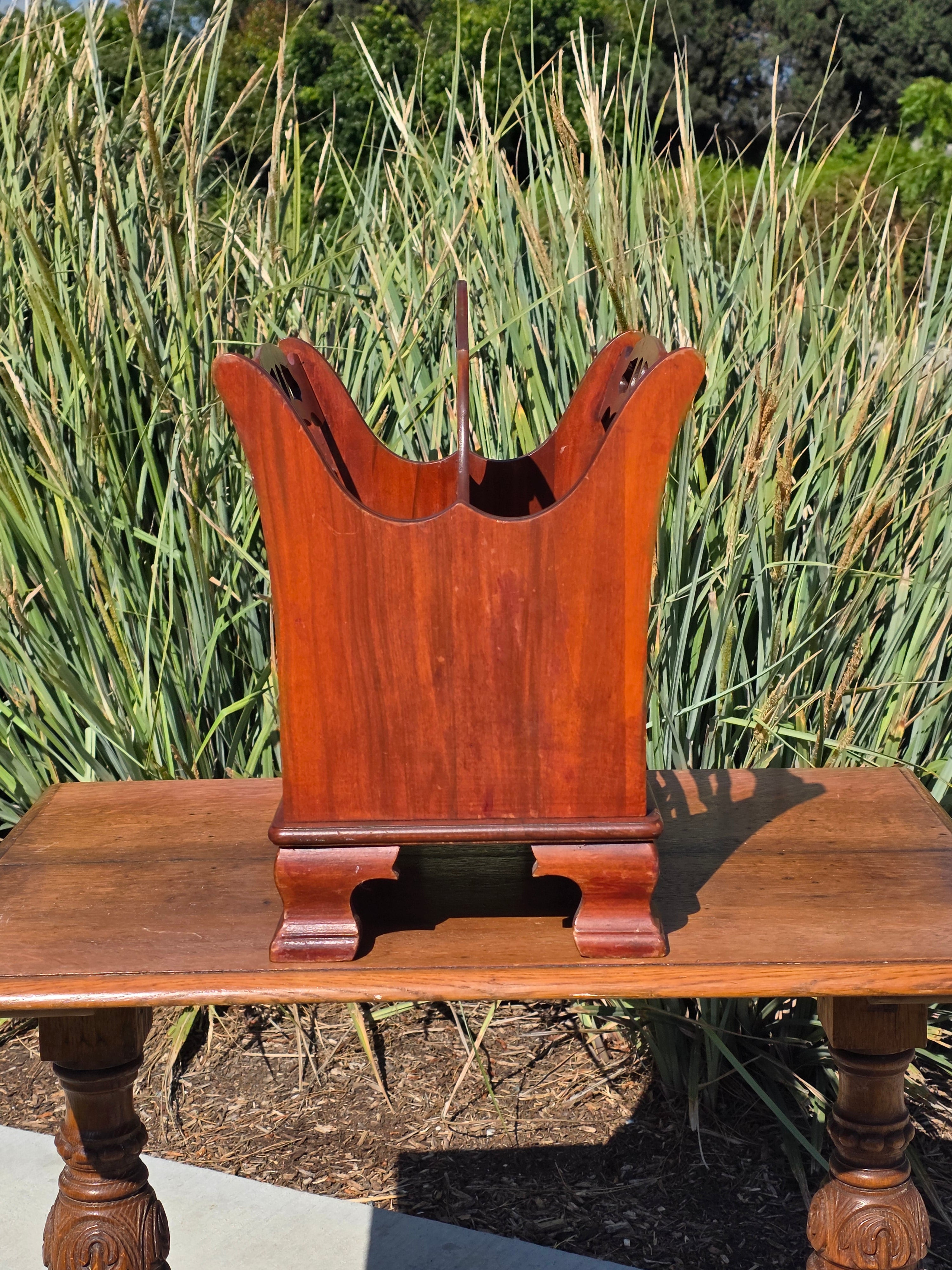 Vintage Butler Wood Magazine Rack Style 734 Mid Century Newspaper Holder Caddy (Damage)