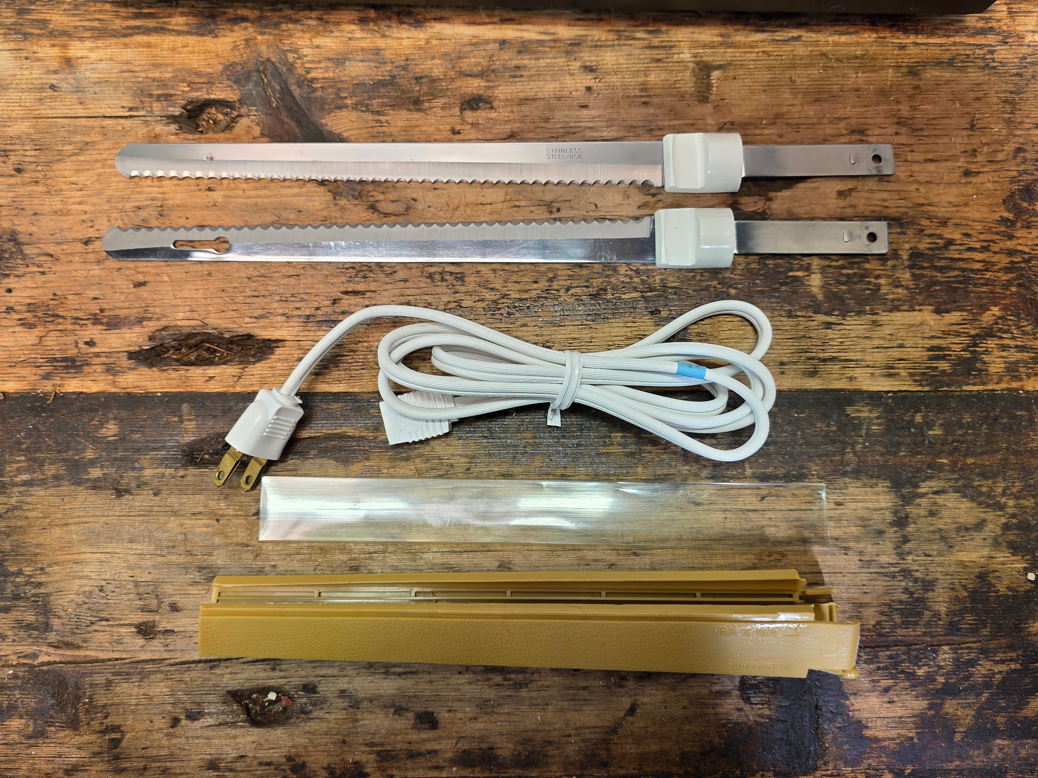 Vintage Hamilton Beach Electric Knife 360G Harvest Gold MCM Box As Is For Parts (Not Working)