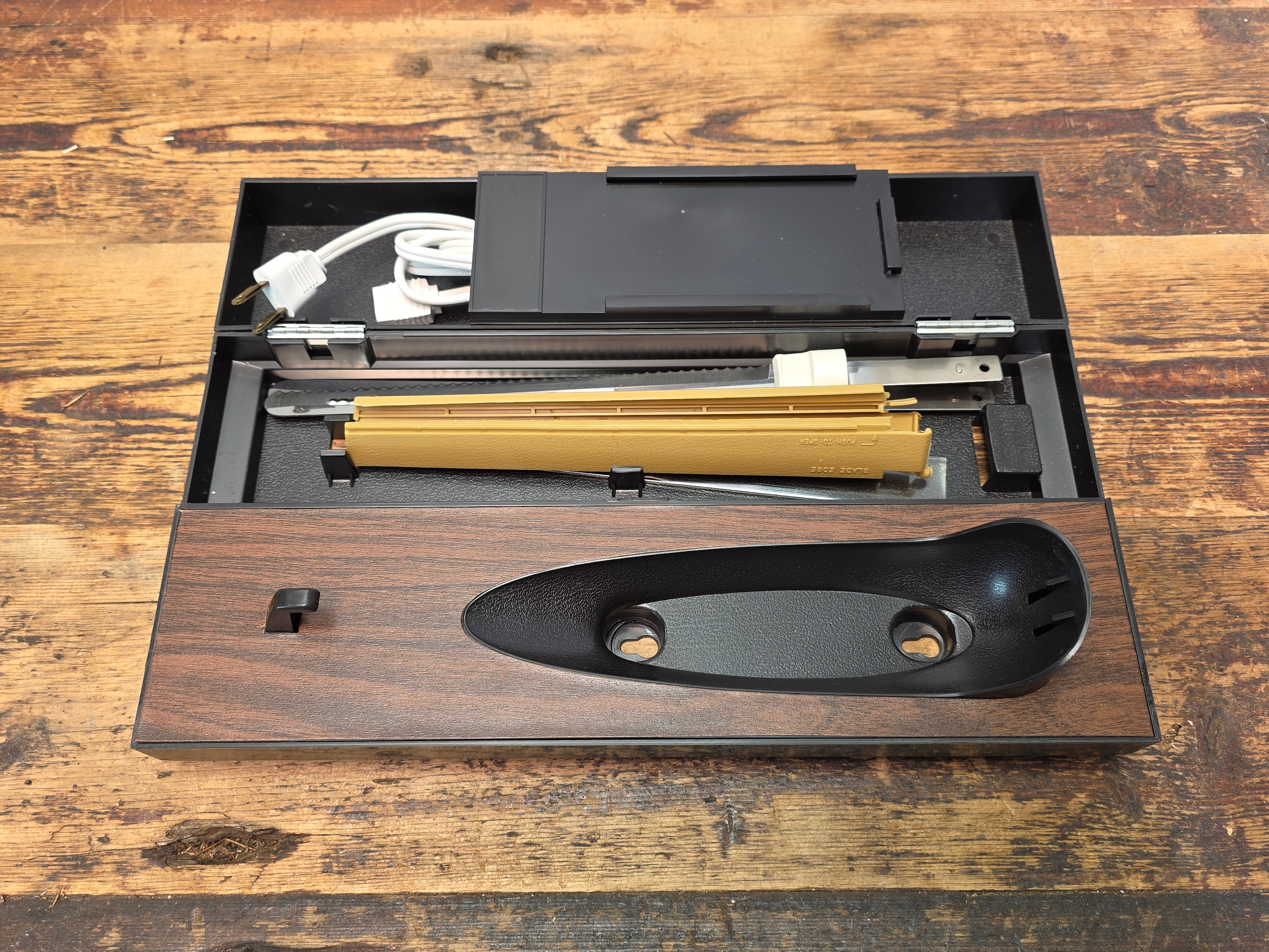 Vintage Hamilton Beach Electric Knife 360G Harvest Gold MCM Box As Is For Parts (Not Working)