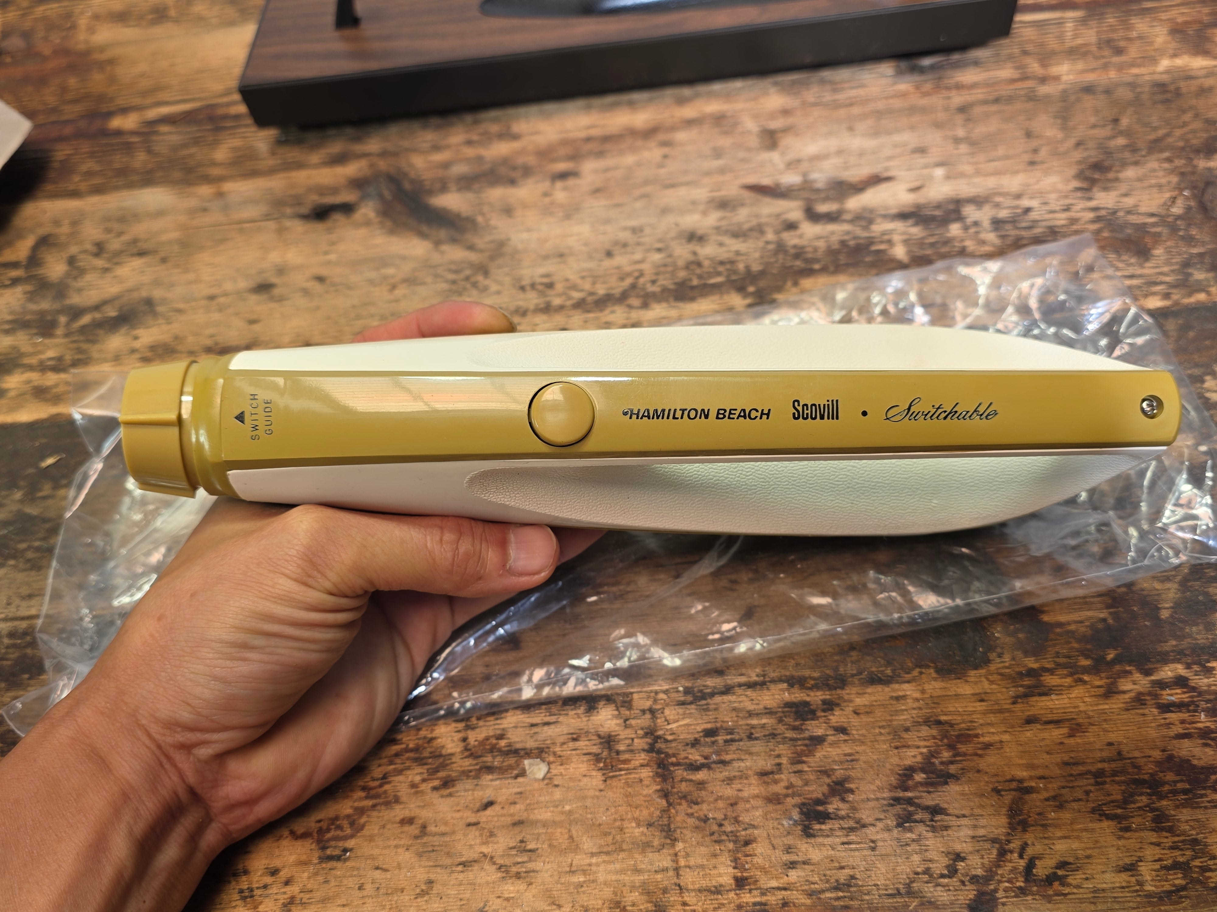 Vintage Hamilton Beach Electric Knife 360G Harvest Gold MCM Box As Is For Parts (Not Working)