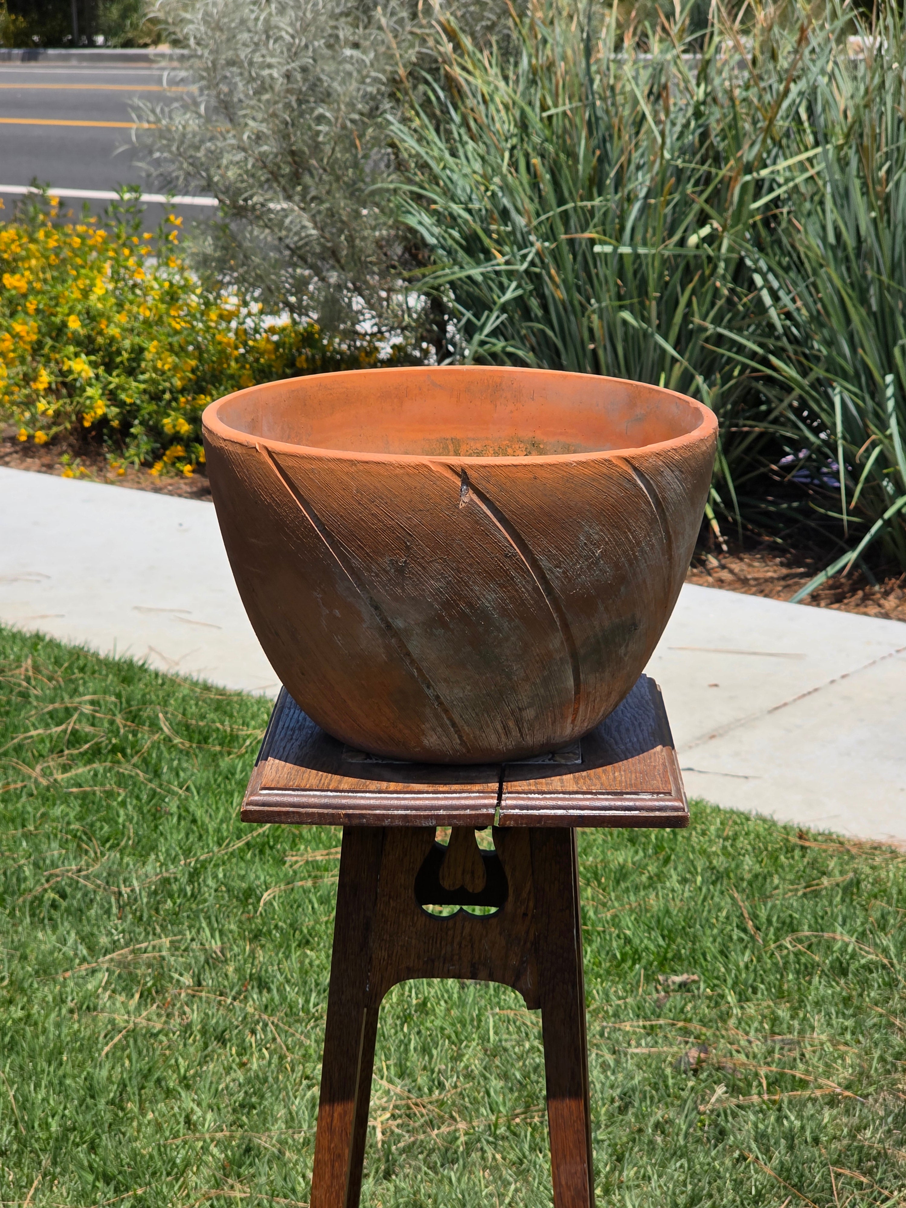 Washington Pottery Liberty Bell Terracotta Planter 13" Swirl Clay Pot Mexico