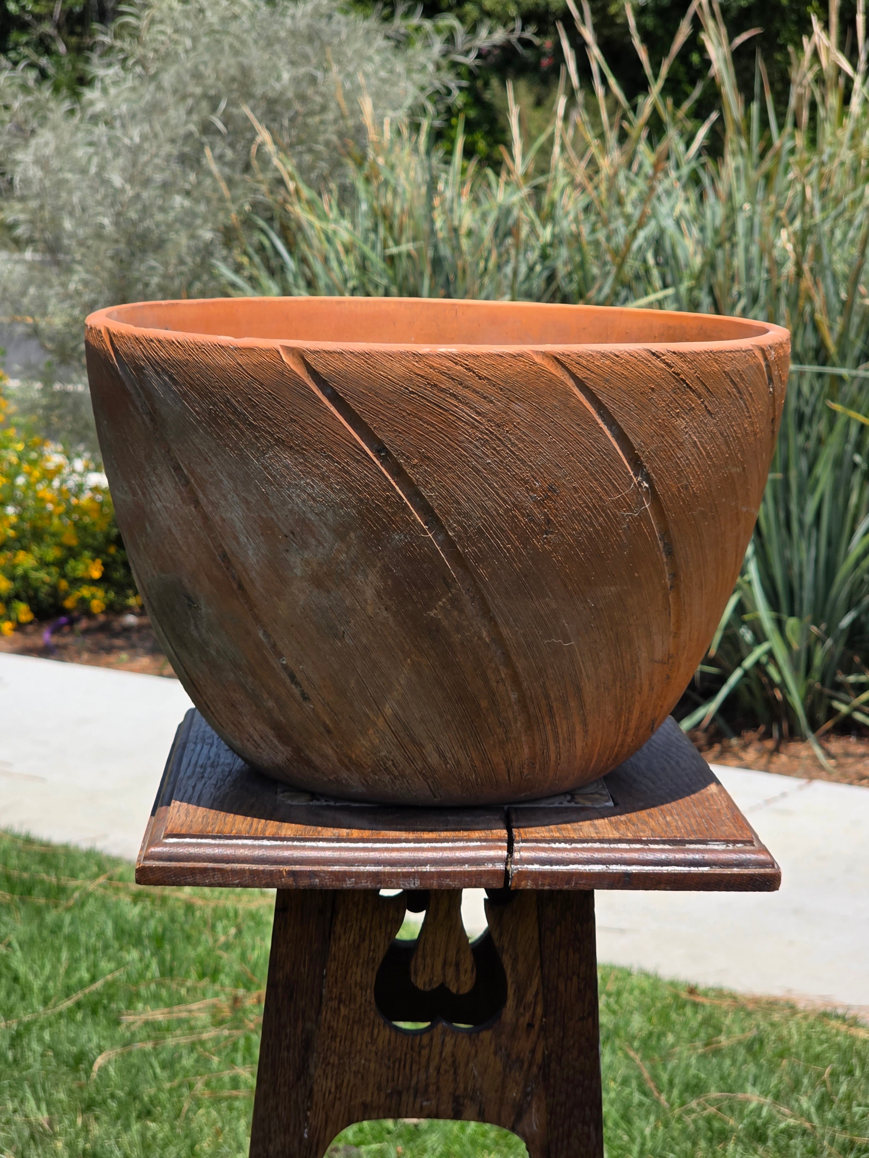 Washington Pottery Liberty Bell Terracotta Planter 13" Swirl Clay Pot Mexico