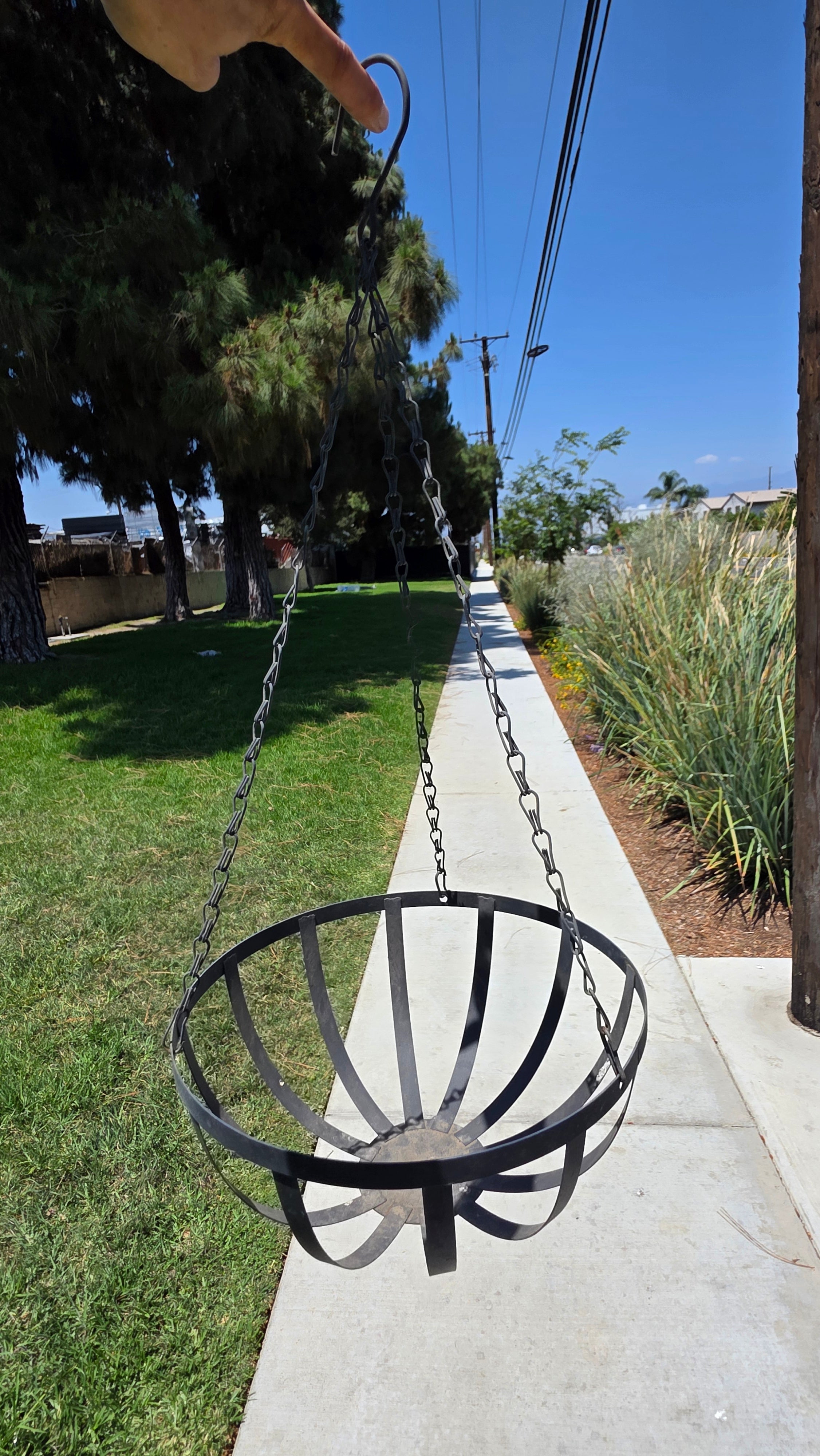 Vintage Iron Hanging Plant Basket Metal Wire Planter Patina Rustic Garden 12"Dia