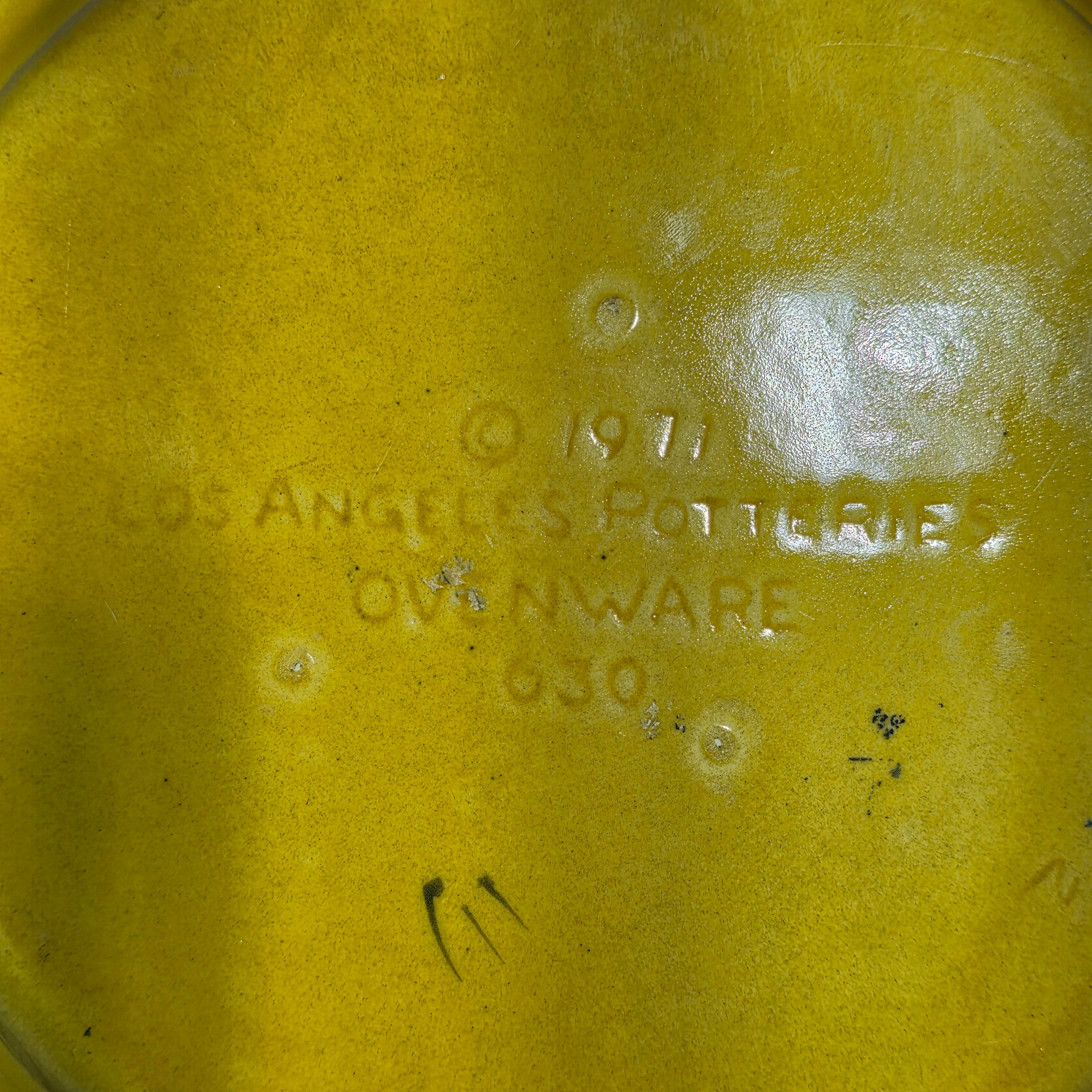 Vintage 1971 Los Angeles Potteries Yellow Pie Dish Peach Fruit Ceramic Pan 630