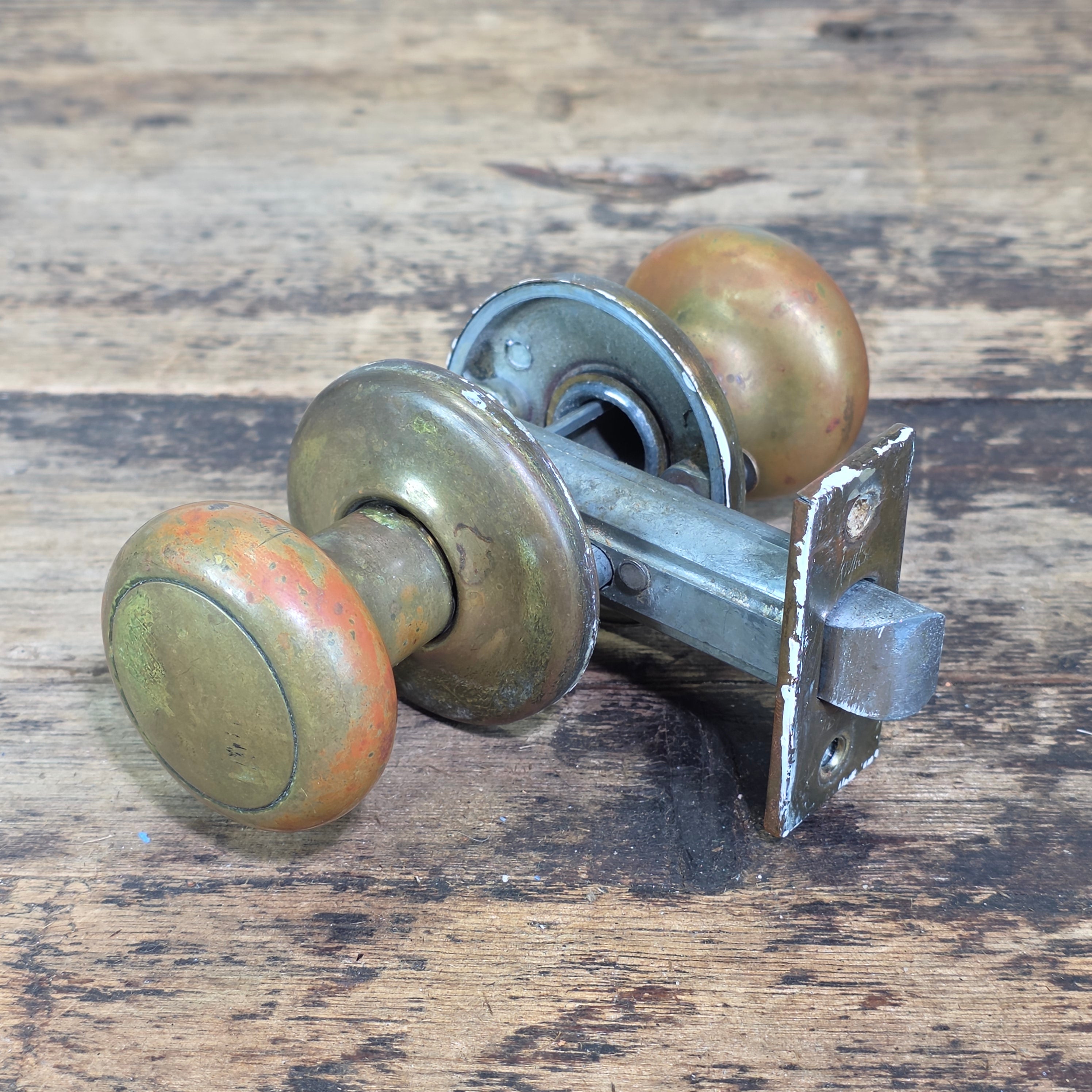 Vintage Kwikset Brass Door Knob Set Latch Hardware Mid-Century MCM Retro 2-3/8”