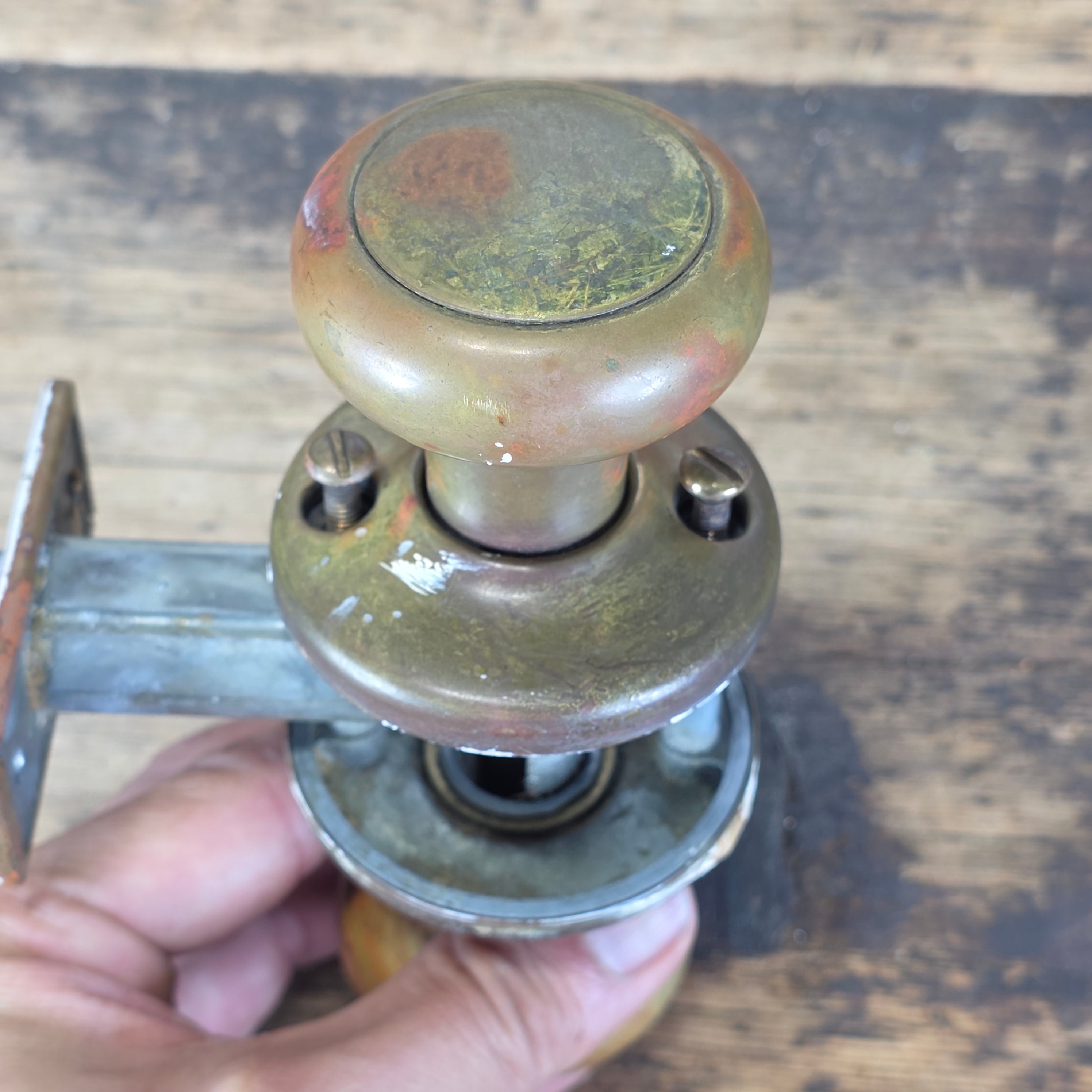 Vintage Kwikset Brass Door Knob Set Latch Hardware Mid-Century MCM Retro 2-3/8”