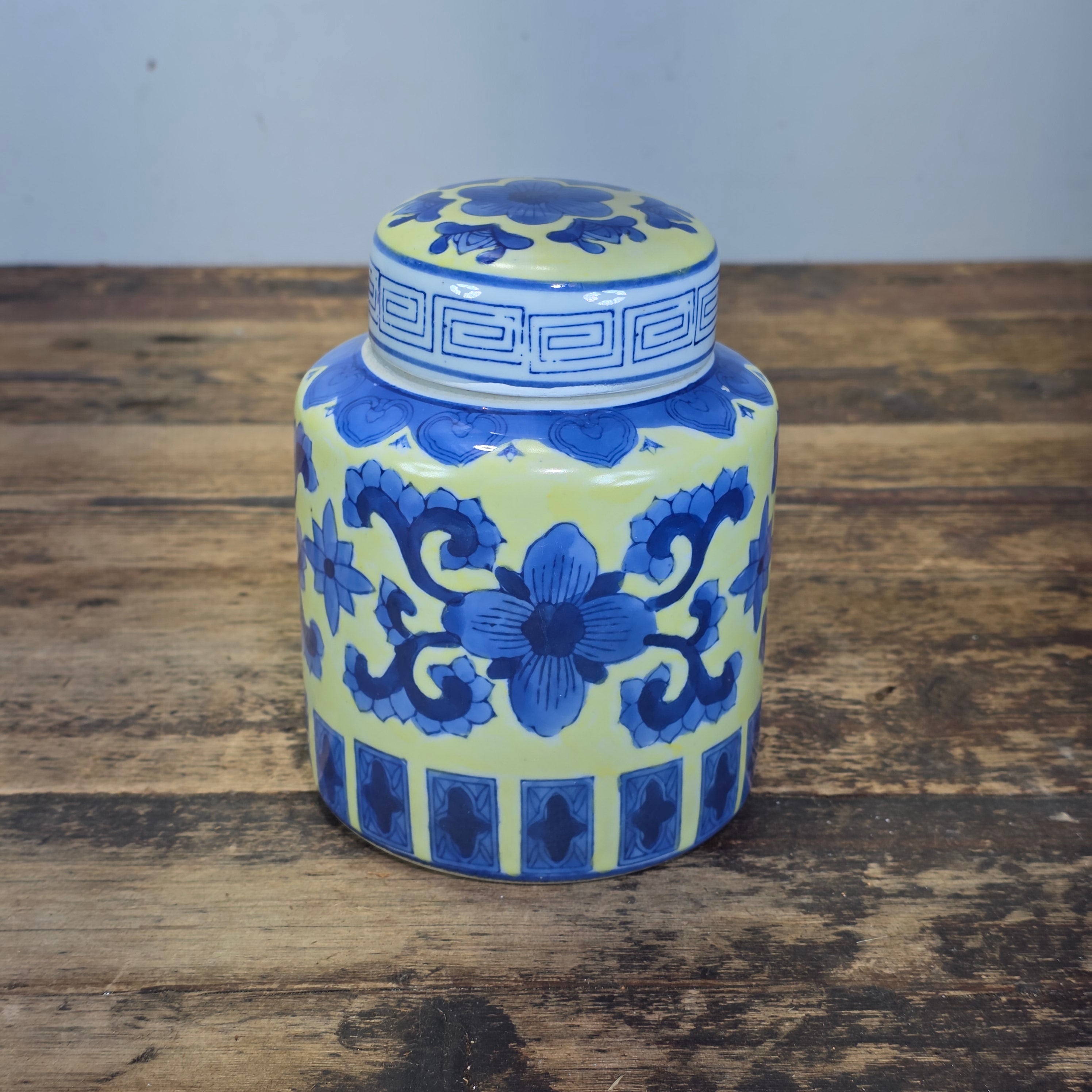 Vintage Ginger Jar Chinoiserie Yellow Cobalt Blue Floral Porcelain Covered Urn 6"