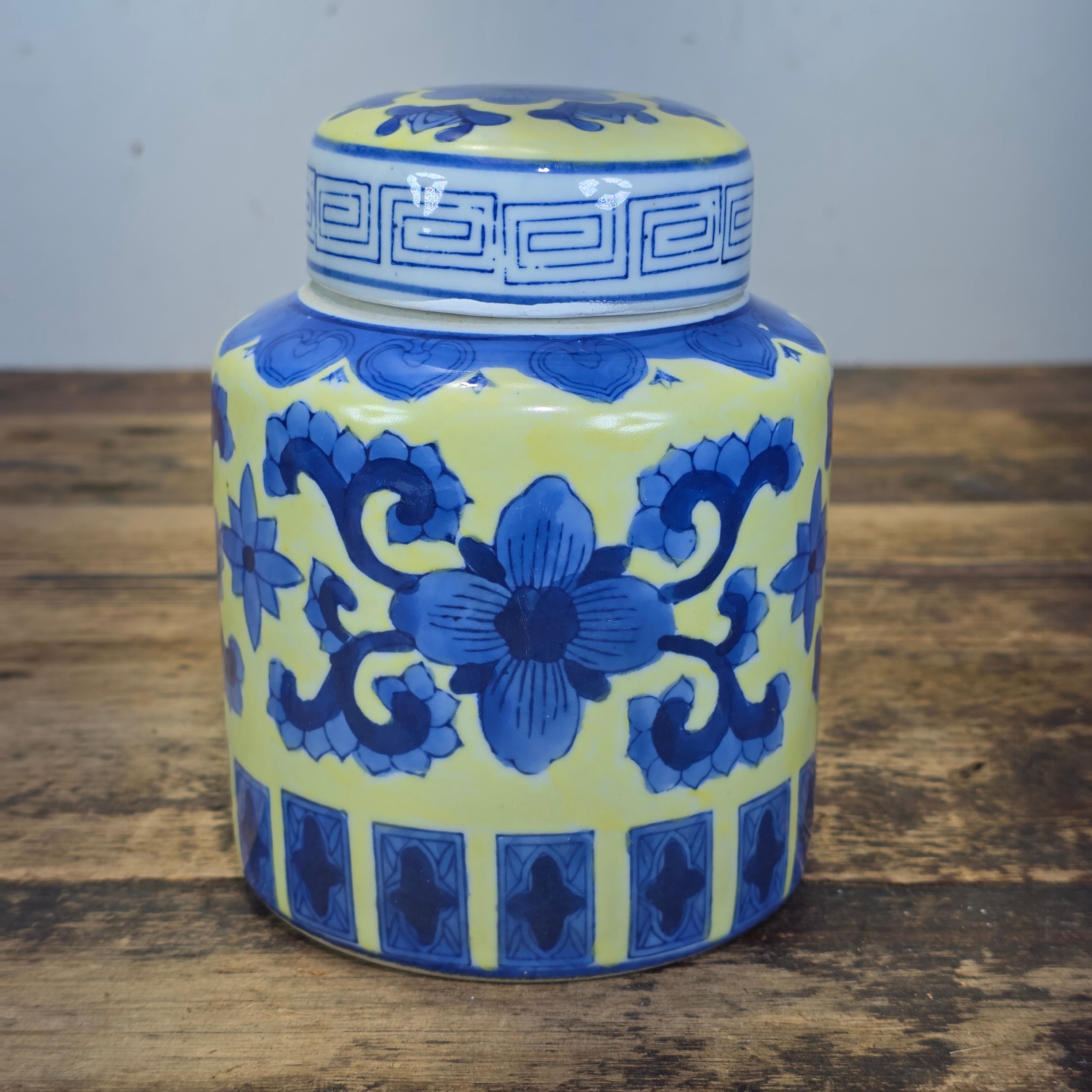 Vintage Ginger Jar Chinoiserie Yellow Cobalt Blue Floral Porcelain Covered Urn 6"
