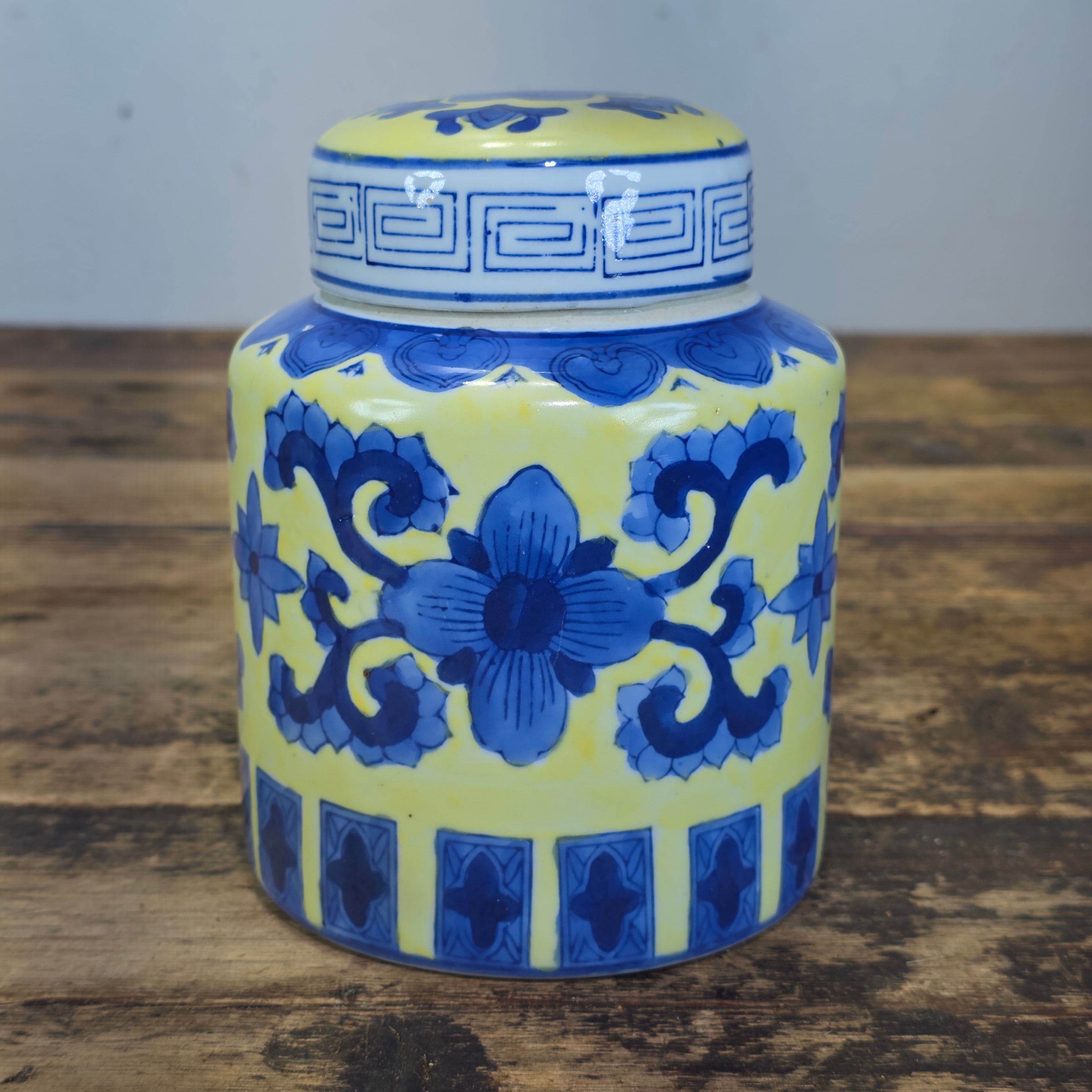 Vintage Ginger Jar Chinoiserie Yellow Cobalt Blue Floral Porcelain Covered Urn 6"