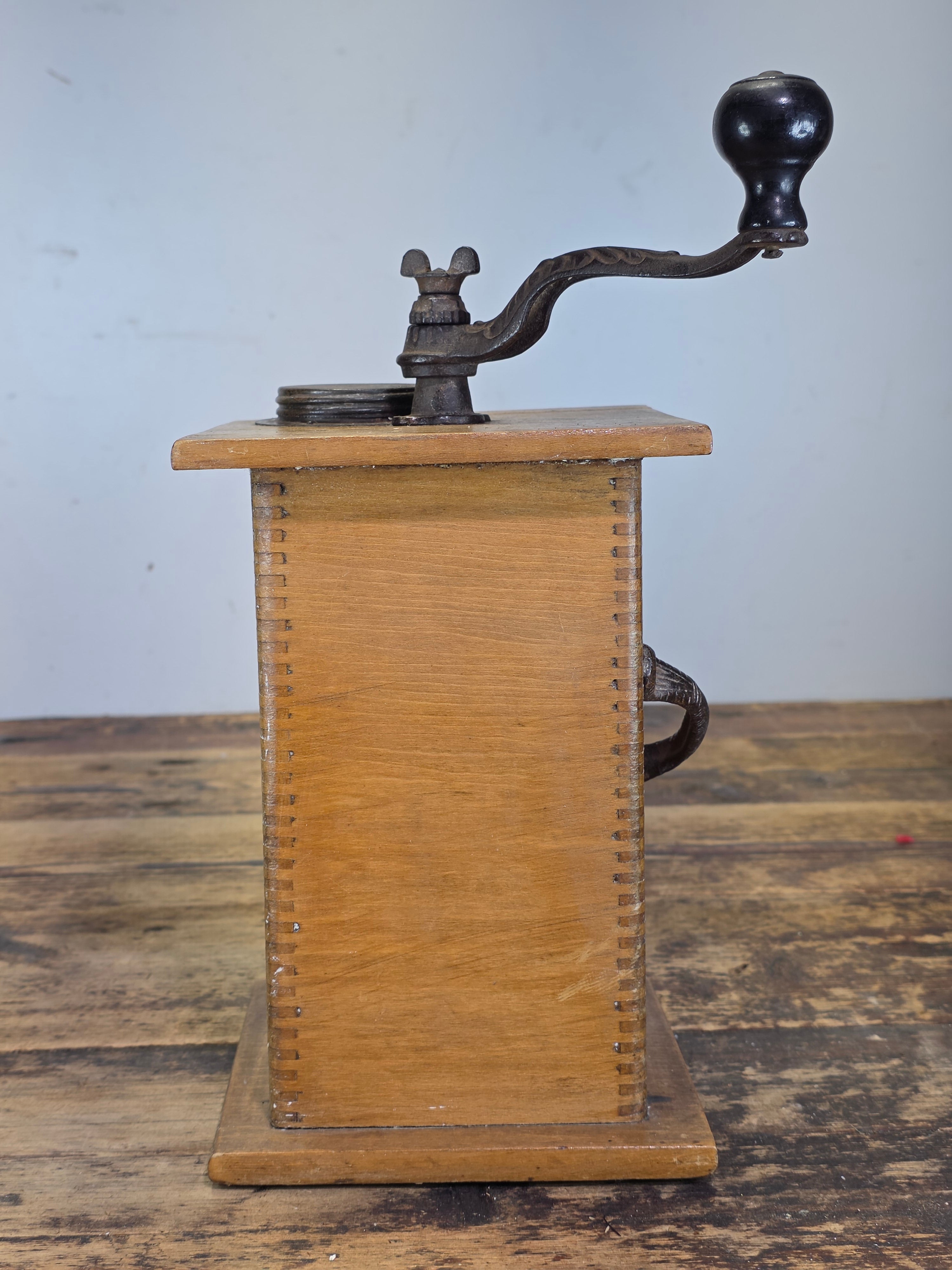 Antique Coffee Grinder Assist Handle Wood Box Cast Iron Hand Crank Ornate 1900s
