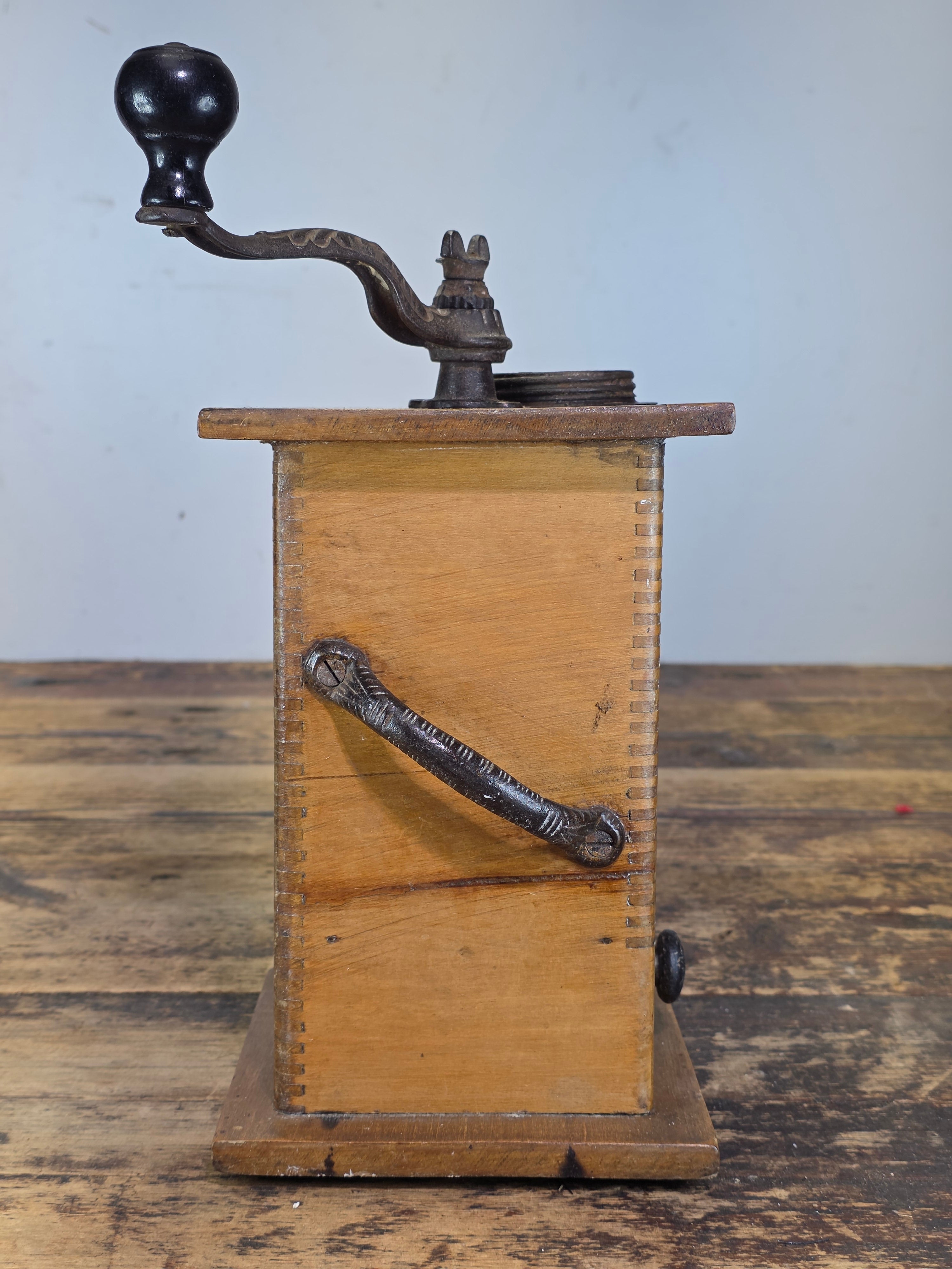 Antique Coffee Grinder Assist Handle Wood Box Cast Iron Hand Crank Ornate 1900s