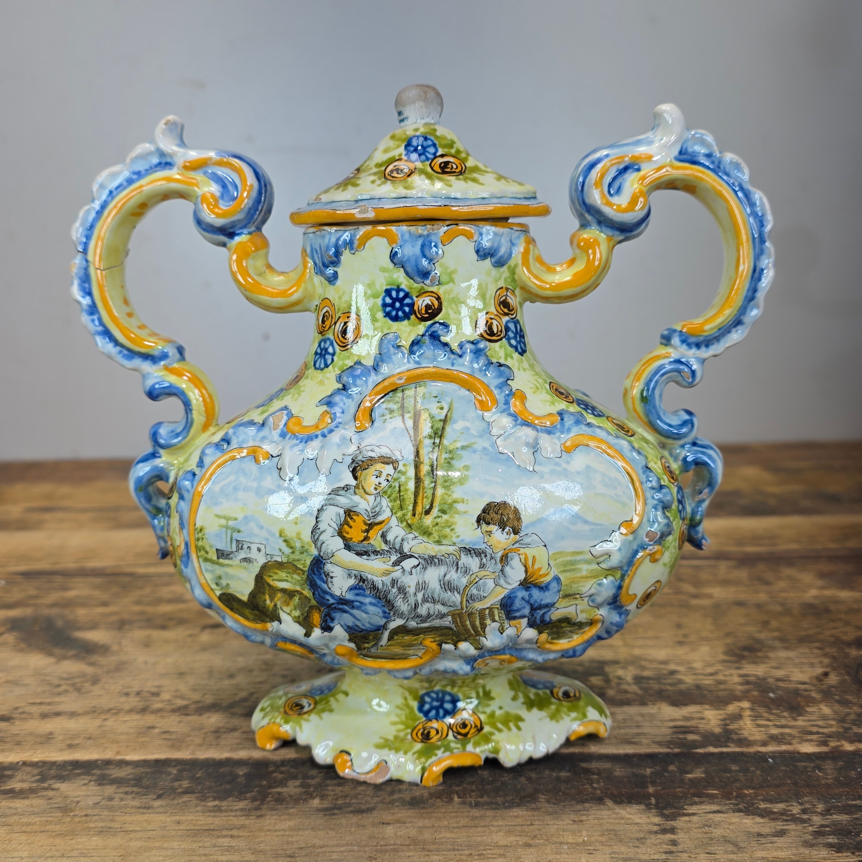 Vintage Italian Majolica Lidded Urn Vase Hand Painted Istoriato Pot Handle M (Damage)