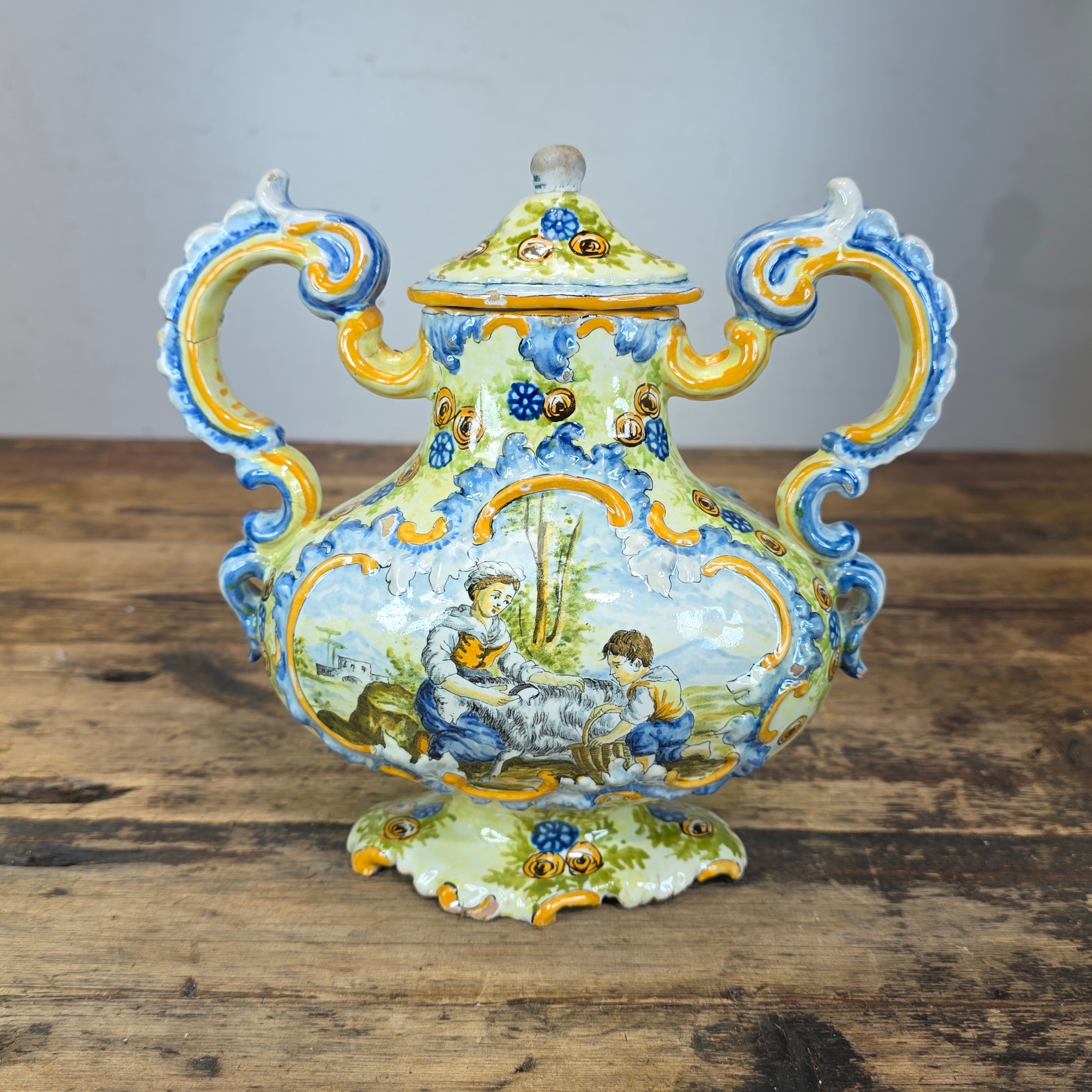 Vintage Italian Majolica Lidded Urn Vase Hand Painted Istoriato Pot Handle M (Damage)