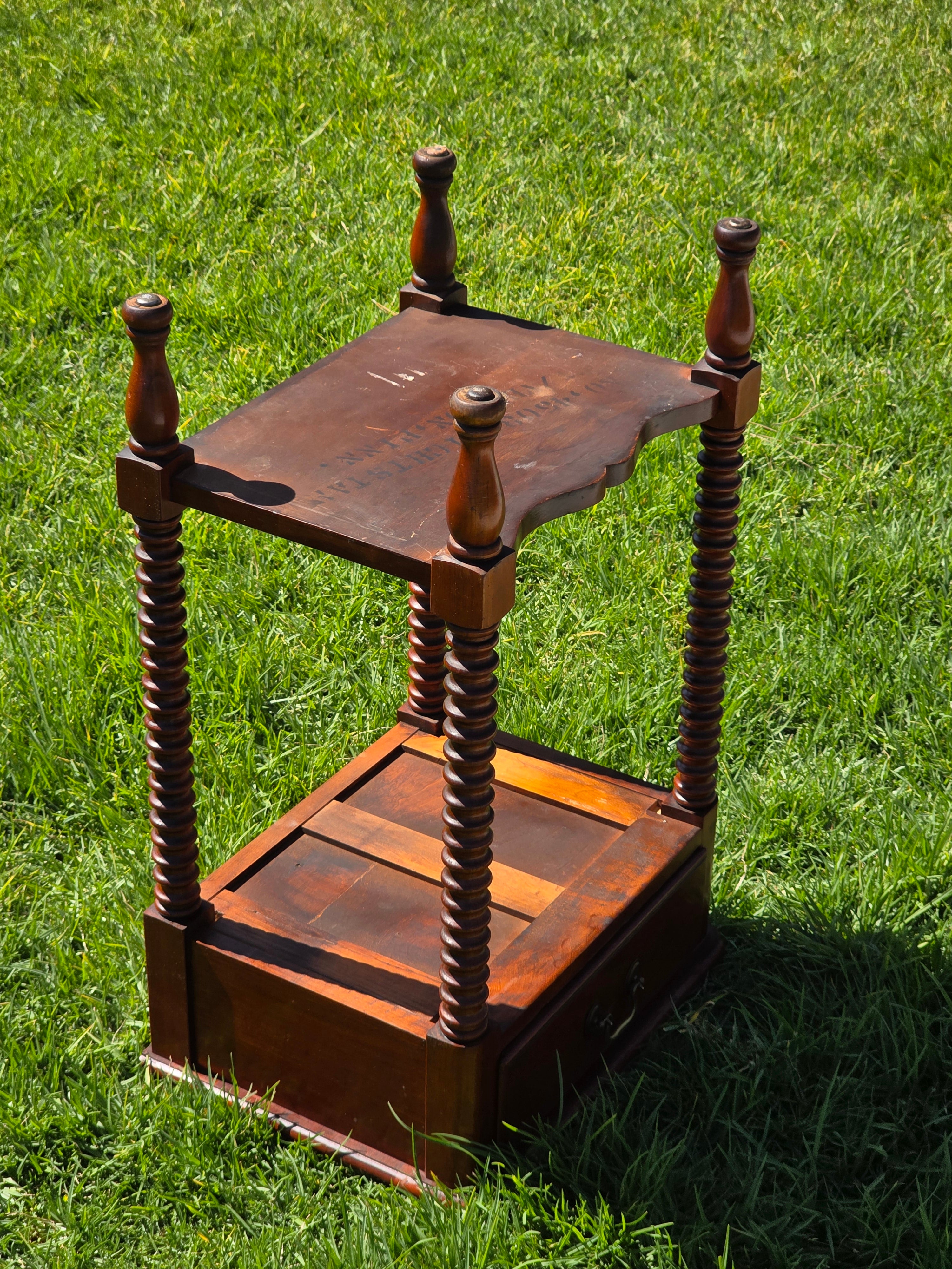 Vintage Pennsylvania House Bobbin Leg Nightstand End Table Colonial Solid Wood