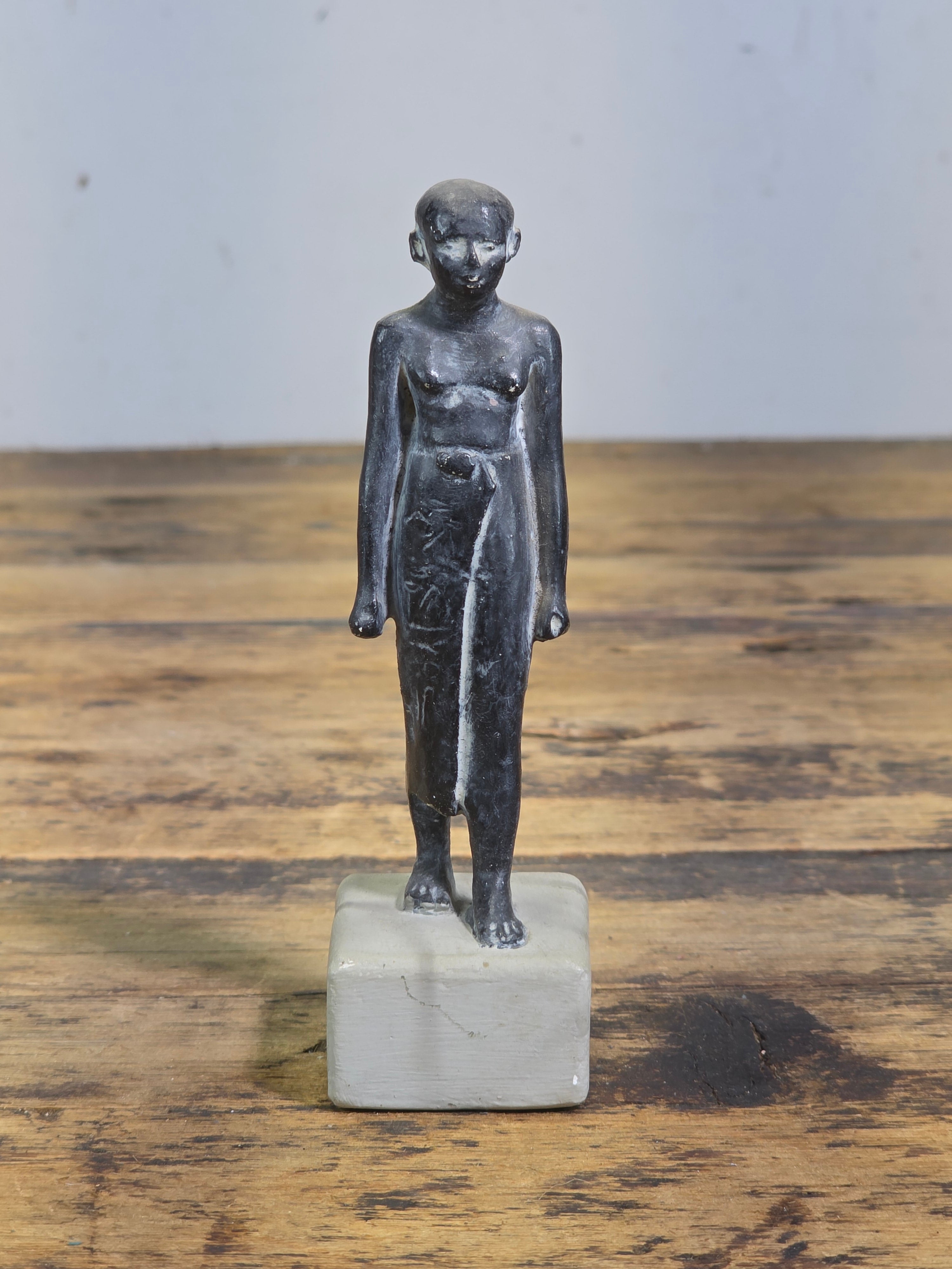 Vintage Egyptian Priest Nakht Statue Replica Black Plaster 5" Figurine Decor