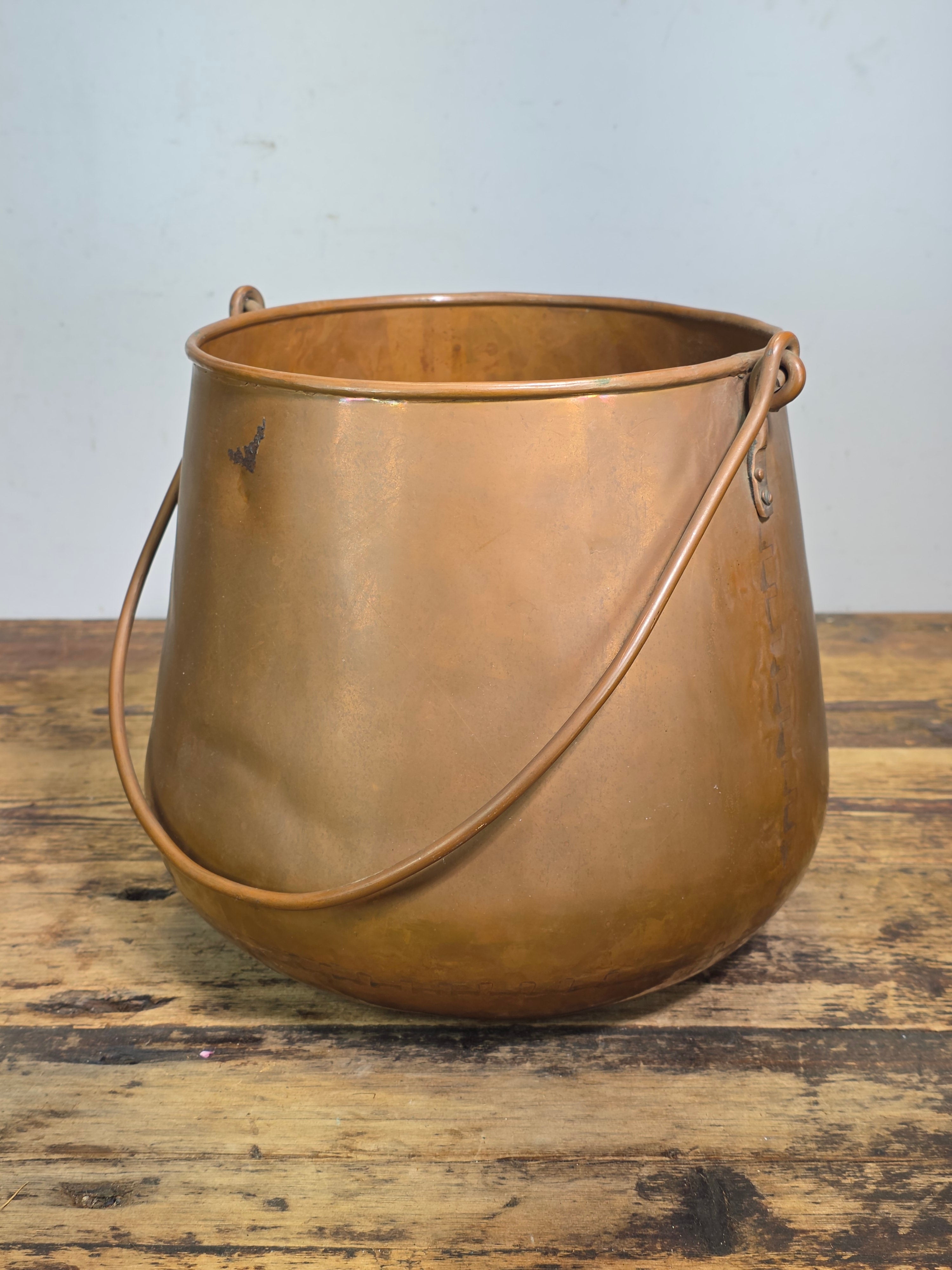 Vtg Holland Copper Cauldron Pot Large Fireplace Coal Bucket Planter Bail Handle