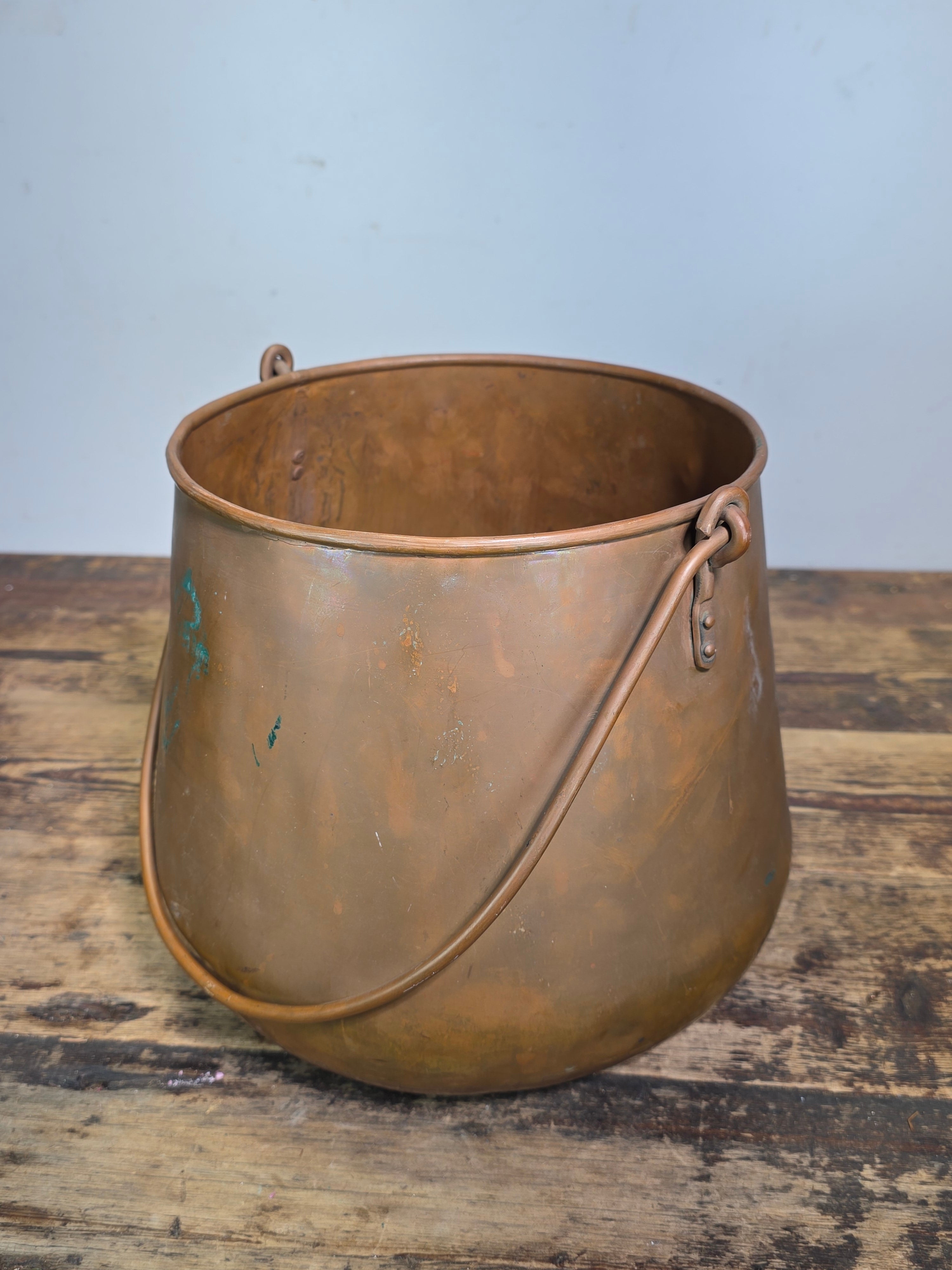 Vtg Holland Copper Cauldron Pot Large Fireplace Coal Bucket Planter Bail Handle